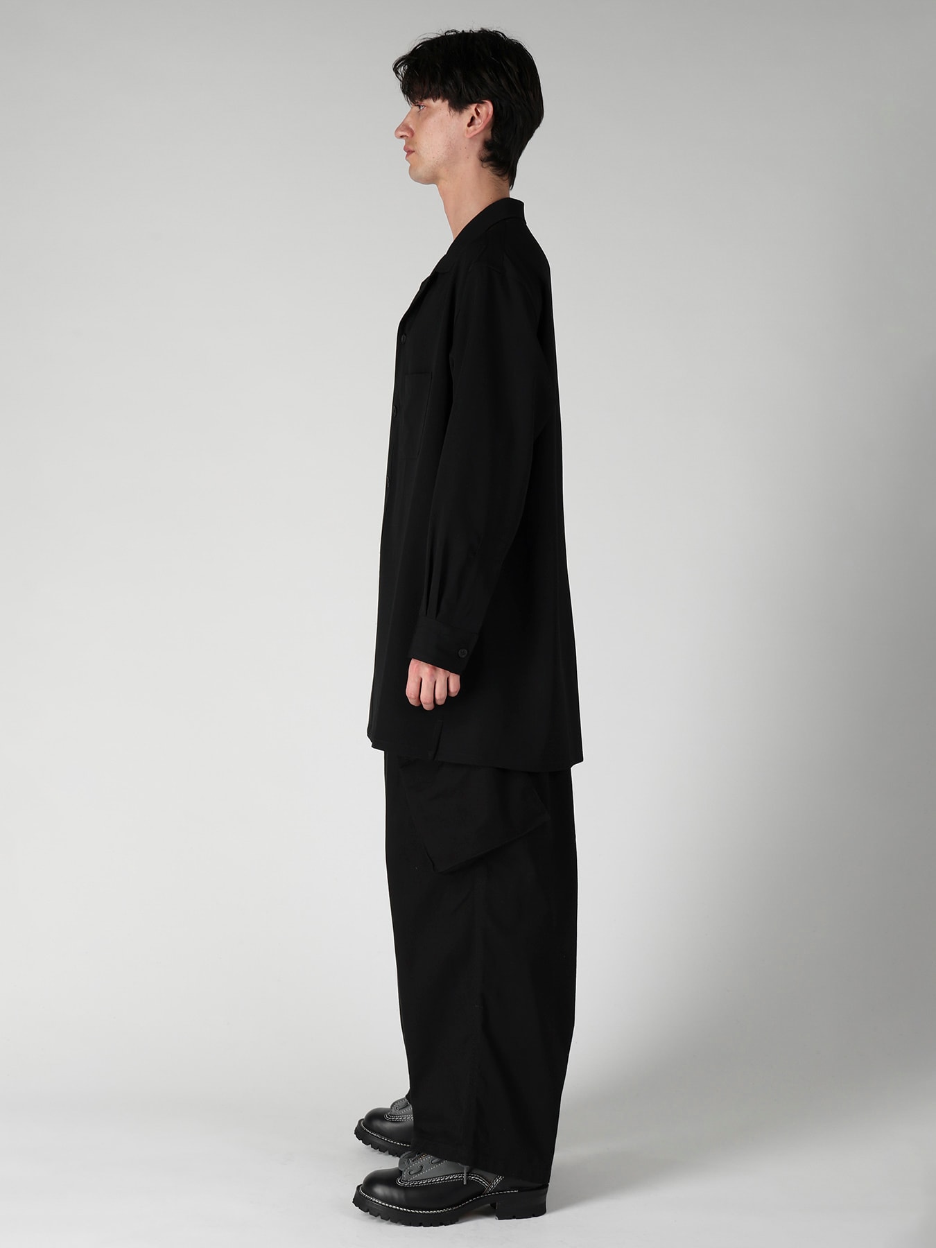 WOOL GABARDINE OPEN COLLAR FRONT SHOULDER BLOUSE