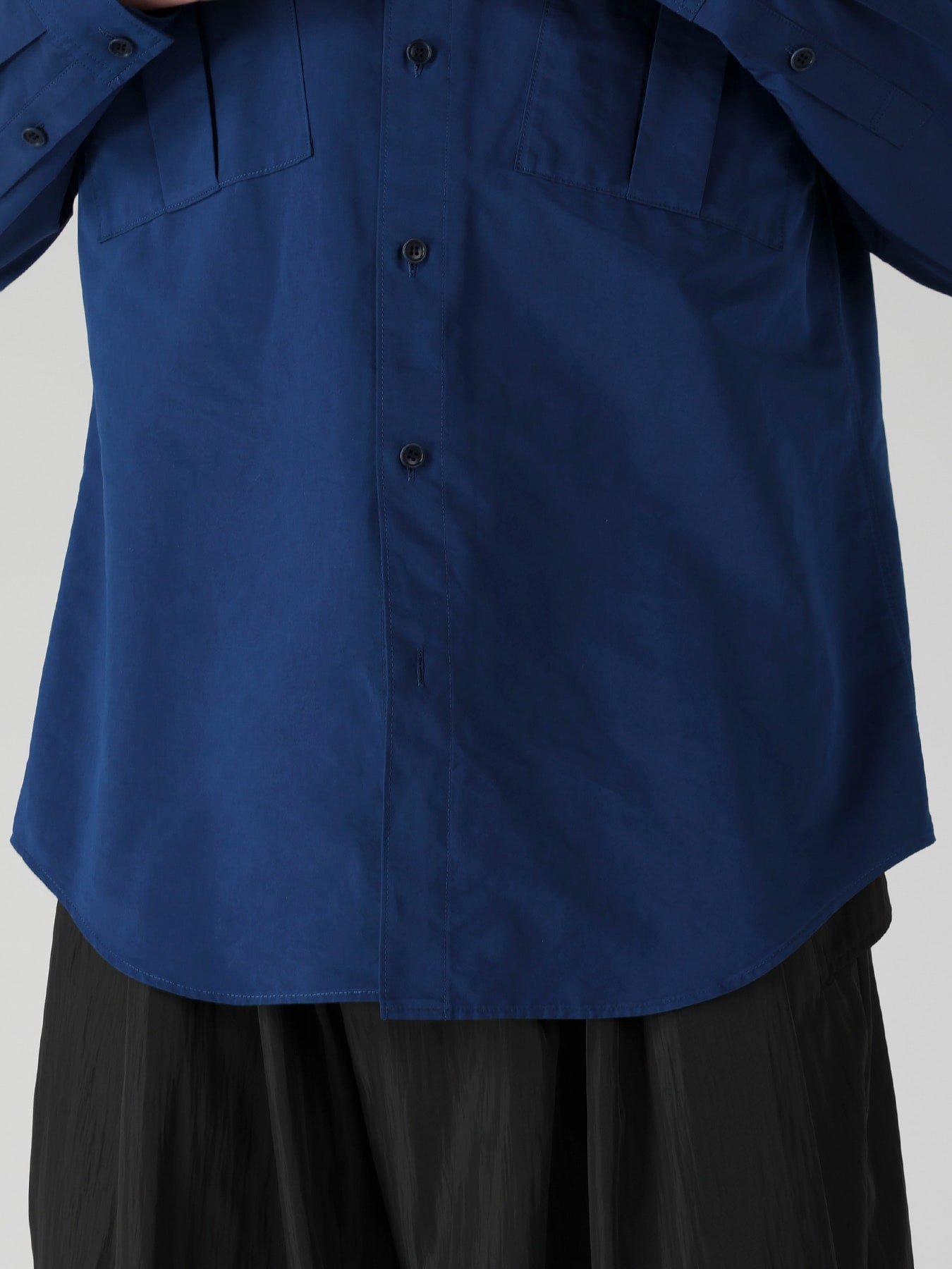 PE/NY SPLIT YARN TAFFETA POCKET DETAIL BLOUSE