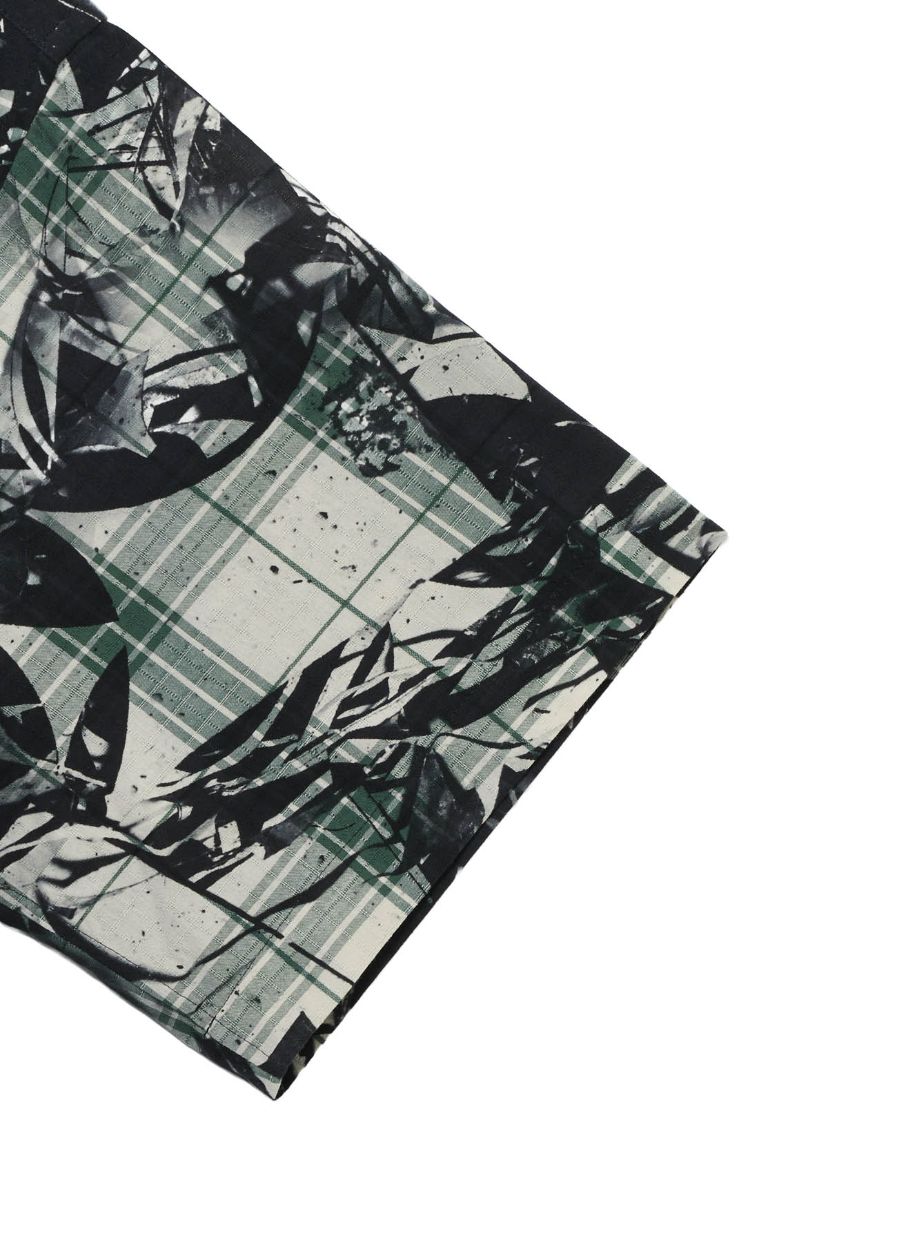 MONOCHROME SCRAP PATTERN PRINTED SHORT SLEEVE BLOUSE