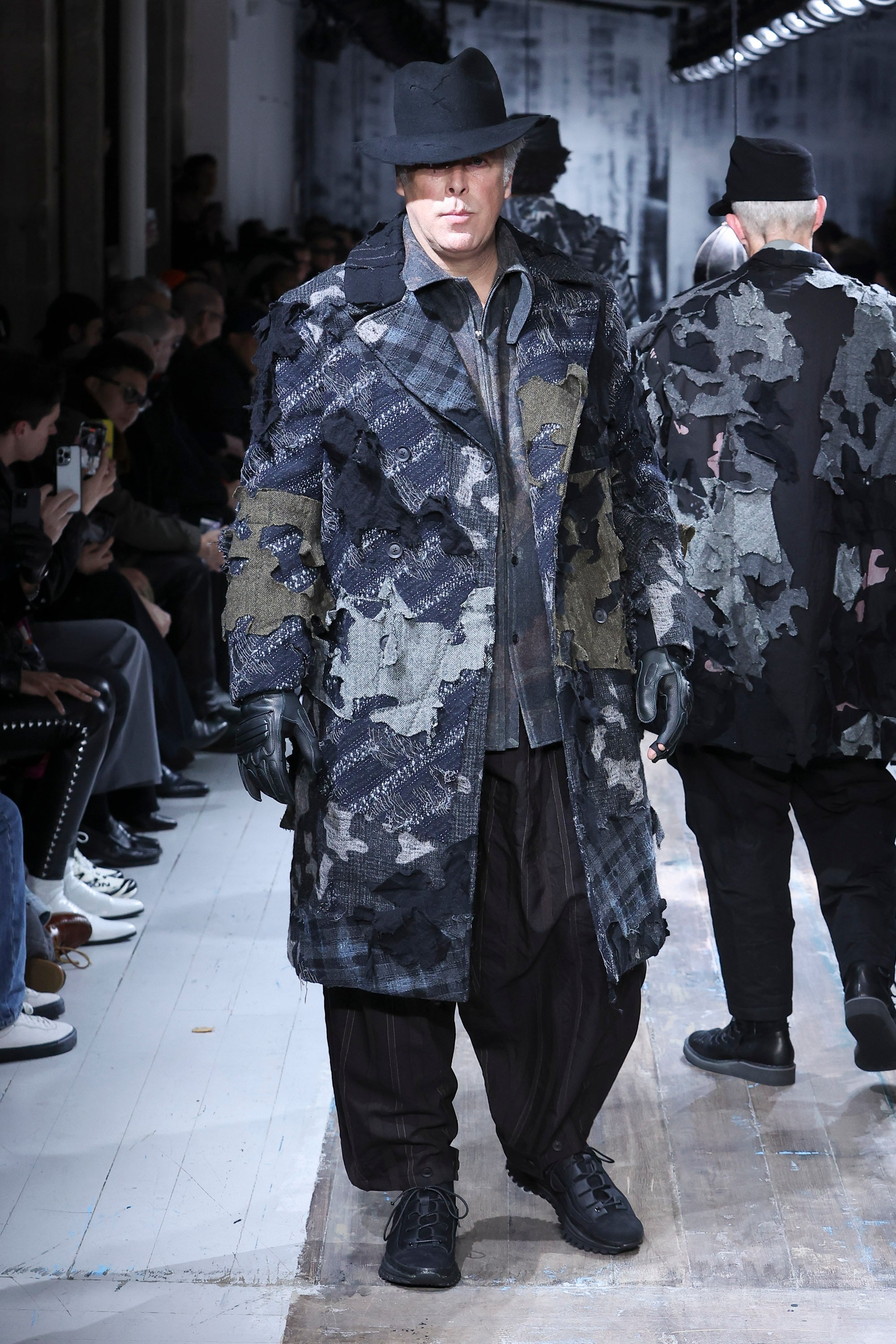 VELOUR MAT SMOOTH GHILLIE SHOES