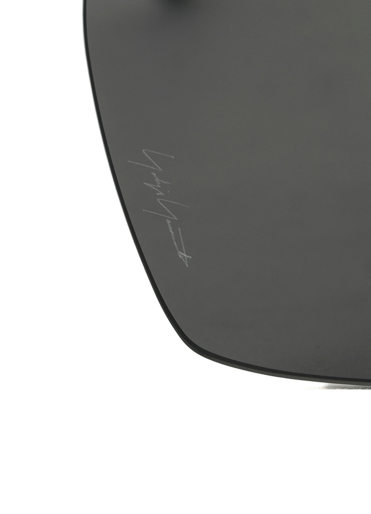 SUNGLASSES G