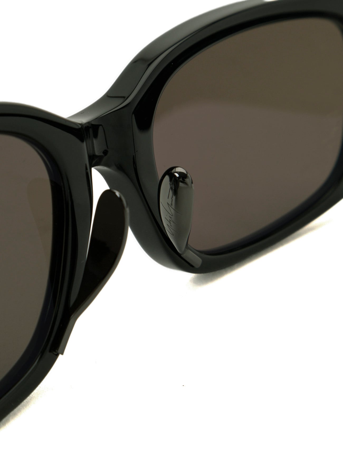 SUNGLASSES H