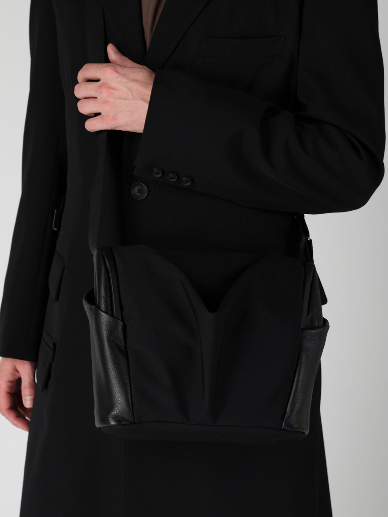 GB/LEA/NY-B DRAPE SACOCHE