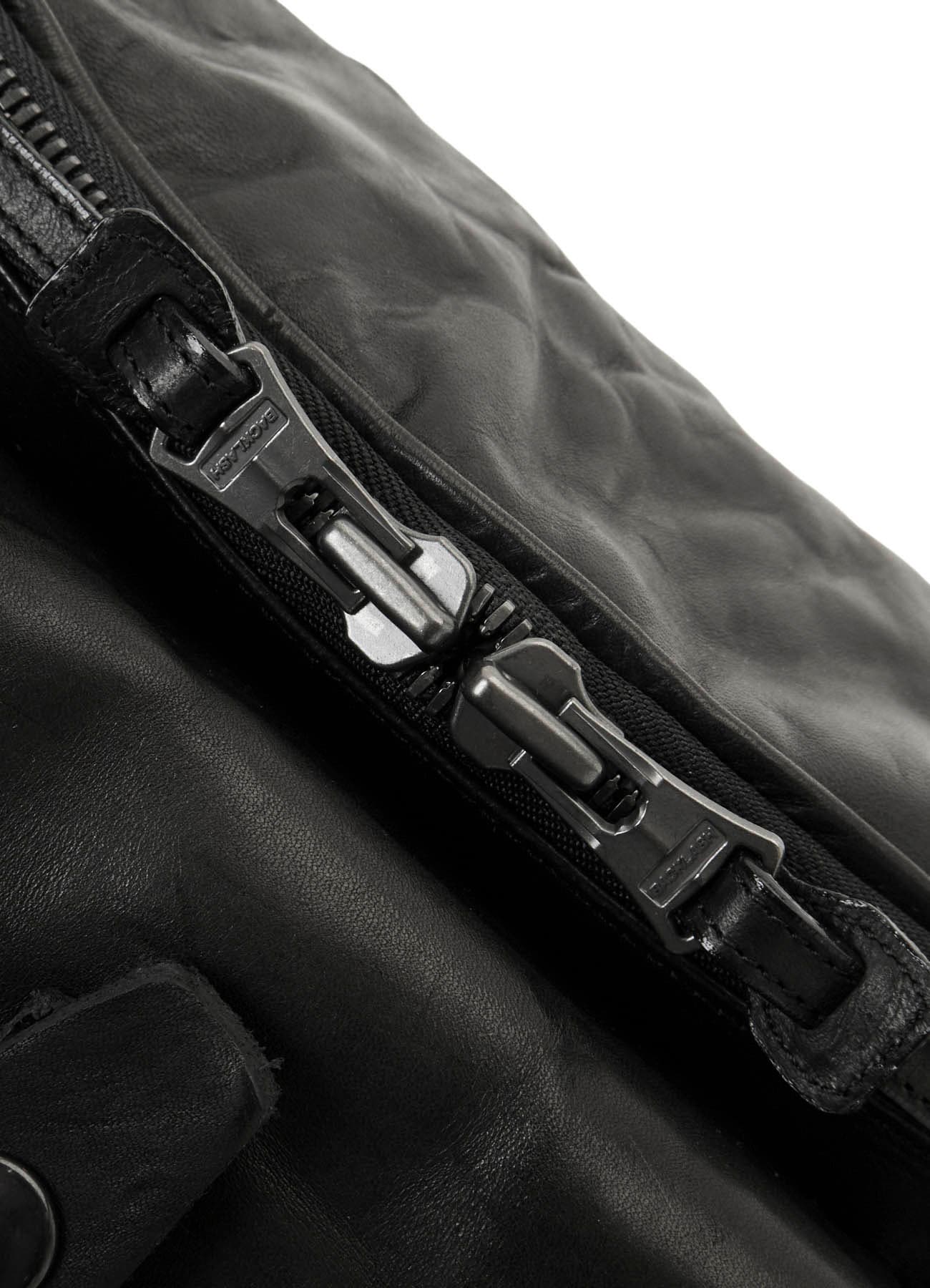 HORSE LEATHER 3-PRONG BUCKLE CROSSBODY BAG