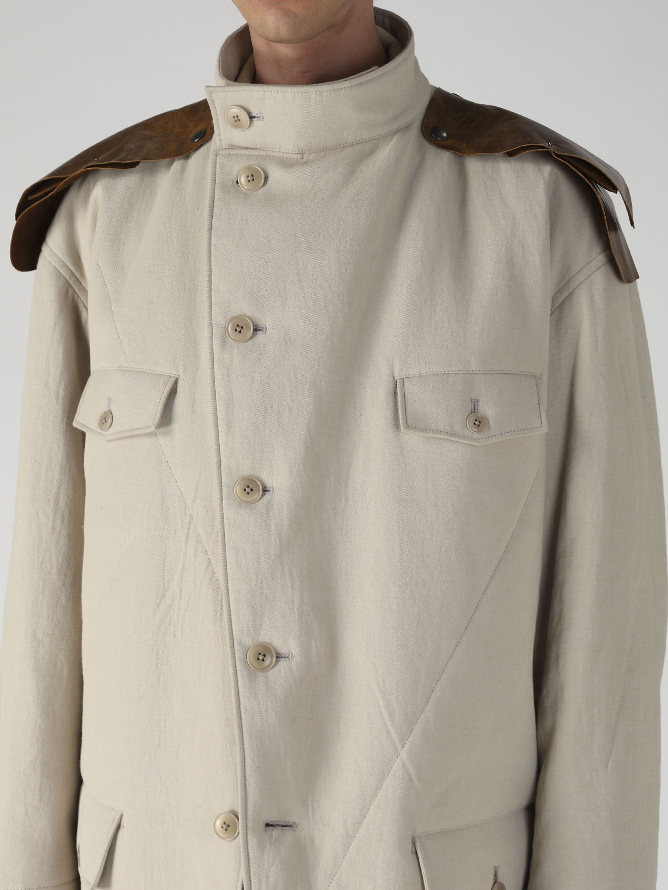 C M WHITE PIGMENT PADDED STAND COLLAR JACKET