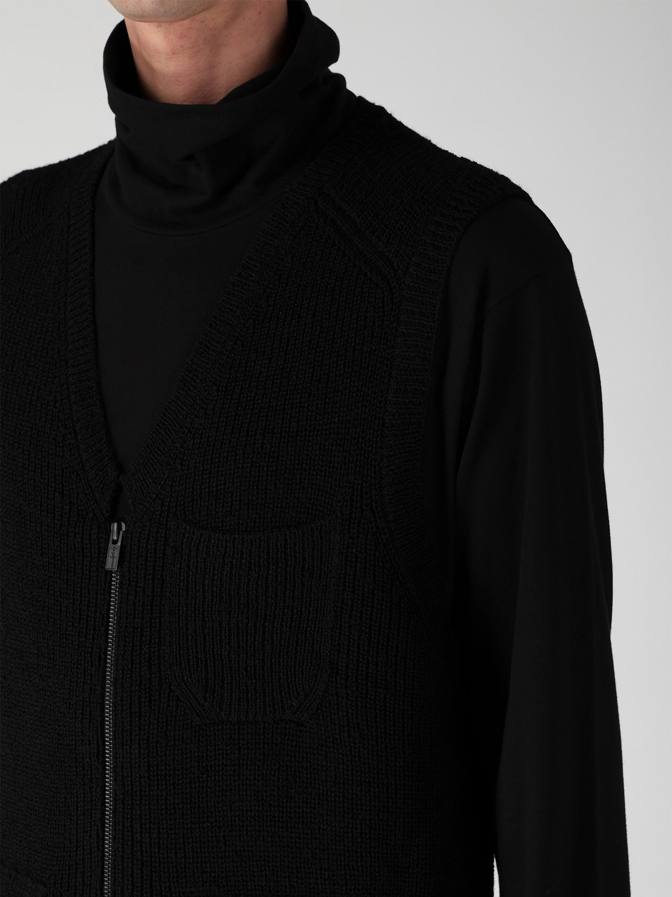 PARALLELED HALF CARDIGAN POCKET DETAIL ZIP VEST(FREE SIZE Black