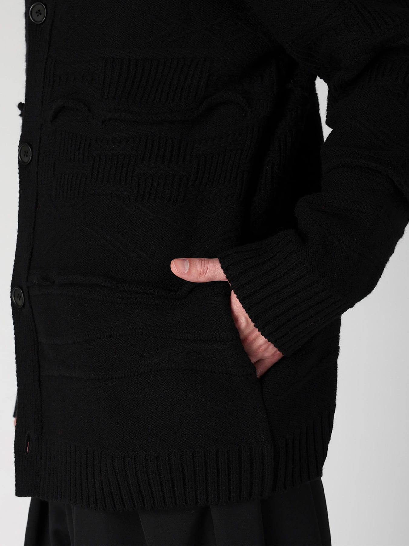 5G 1PLY RELIEF KNIT V NECK CARDIGAN