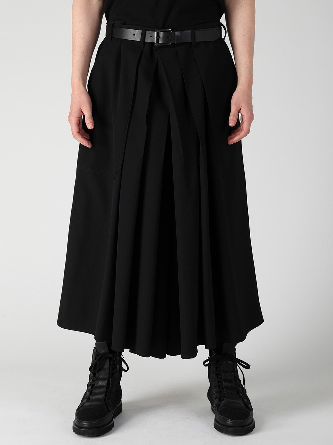 WOOL GABARDINE HAKAMA PANTS