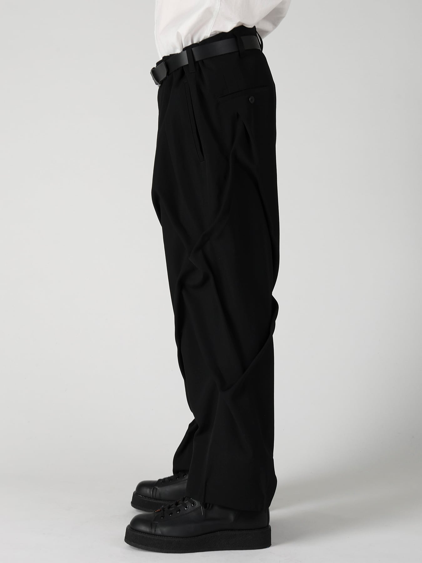 WOOL GABARDINE RANDOM TUCK PANTS