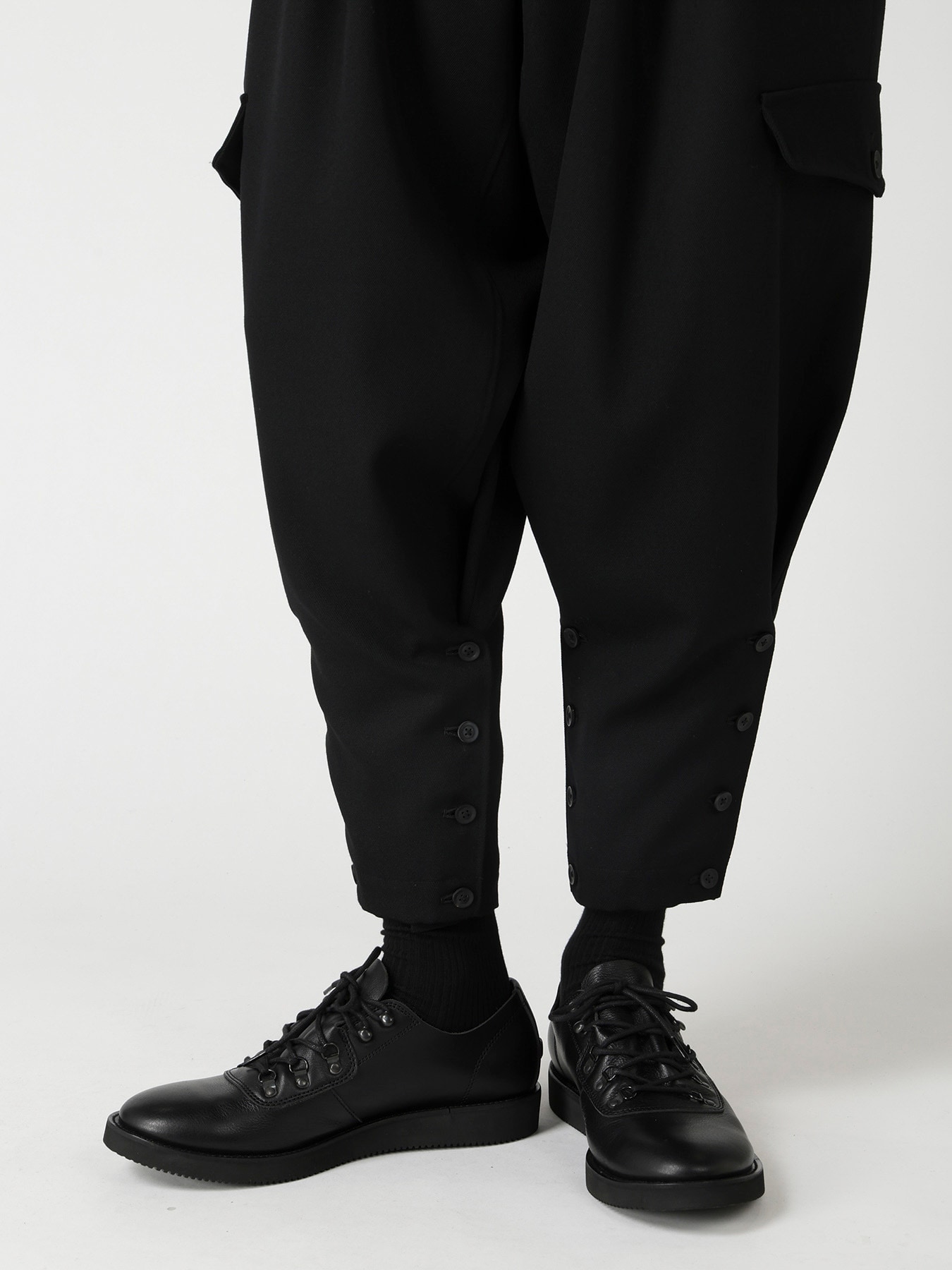 ARMY GABARDINE HEM BUTTON PANTS