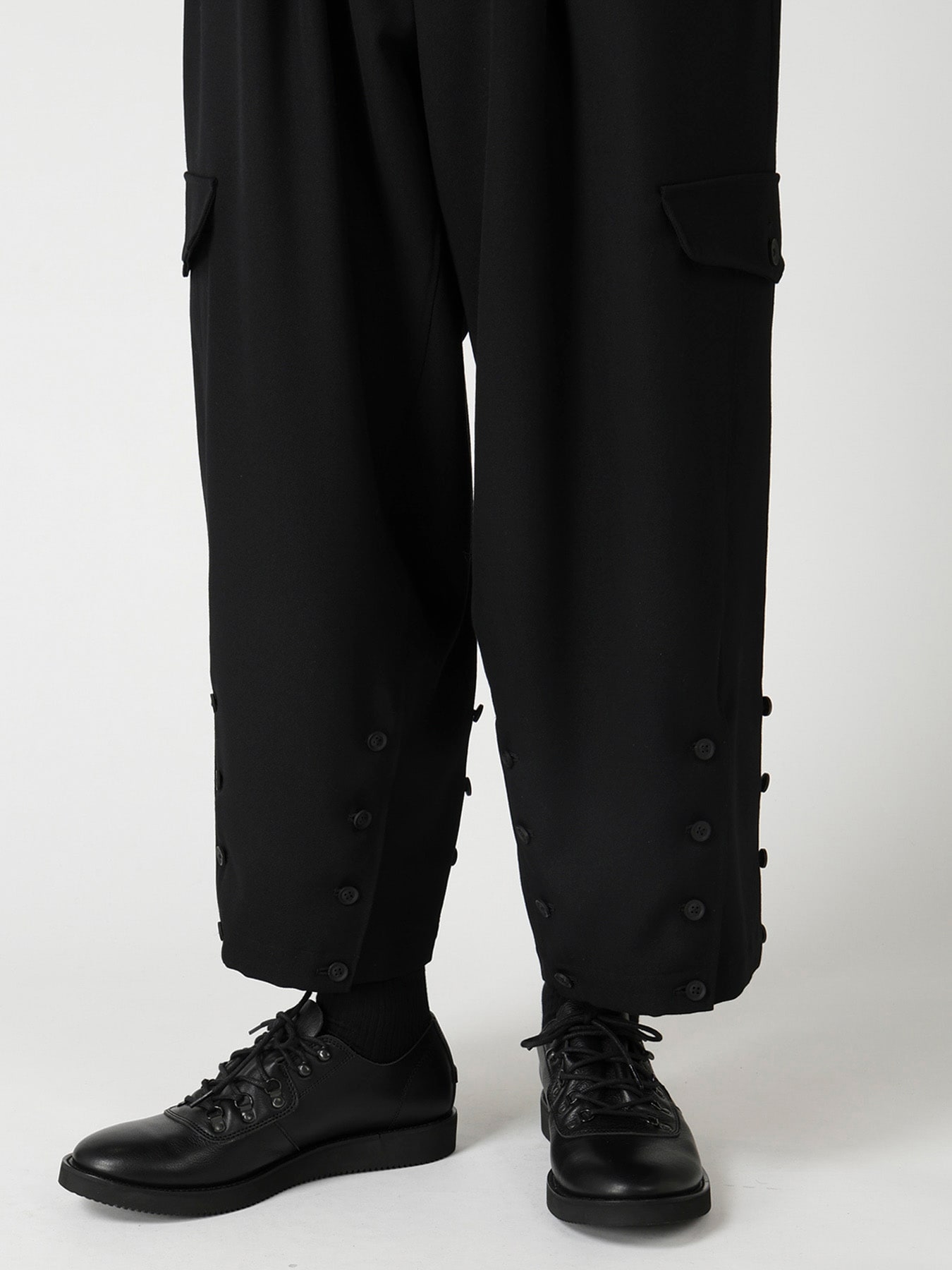 ARMY GABARDINE HEM BUTTON PANTS