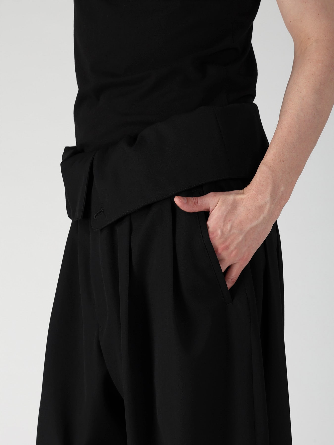 WOOL GABARDINE HIGH WAIST TUCK PANTS