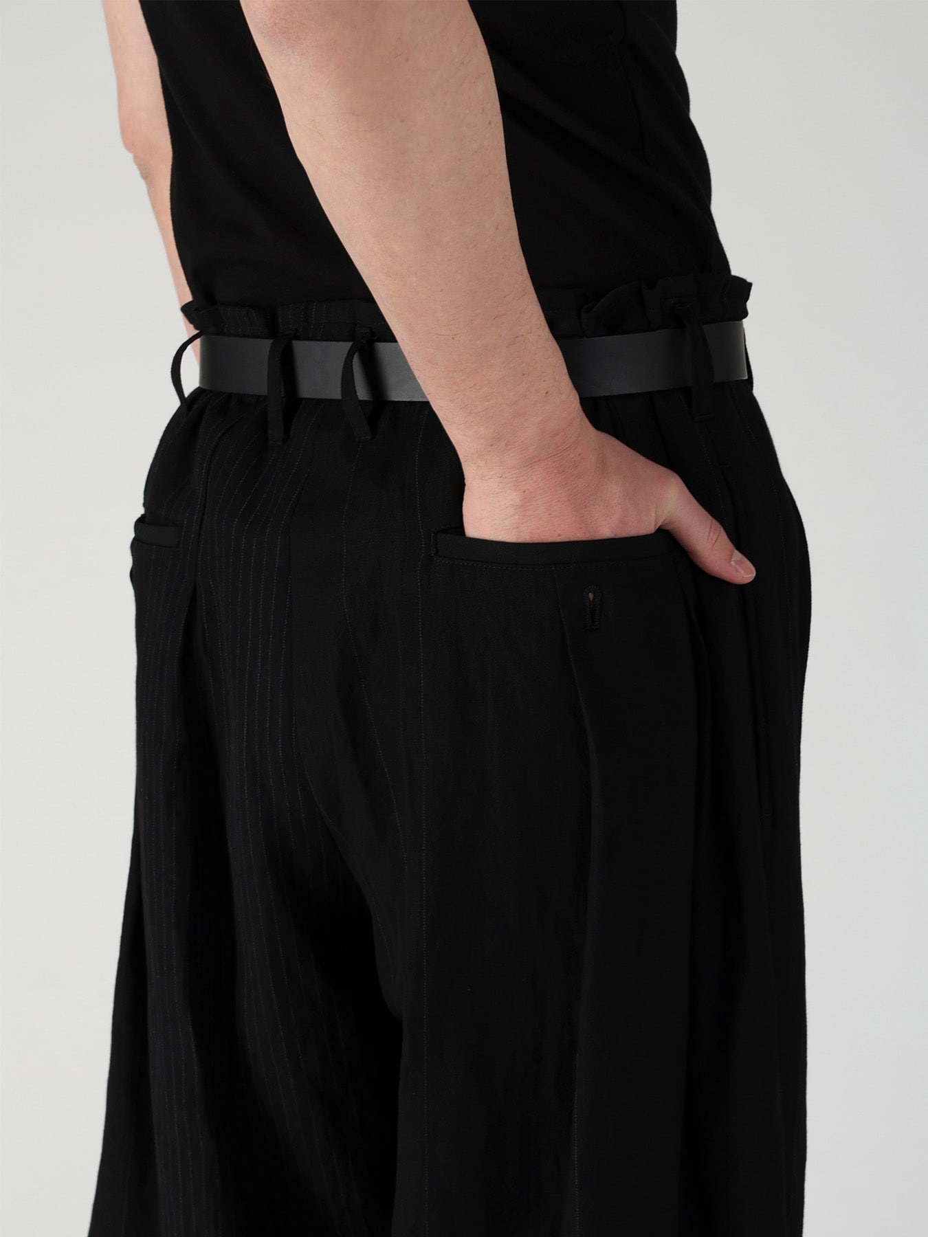 RANDOM STRIPE HEM TAB WIDE TUCK PANTS