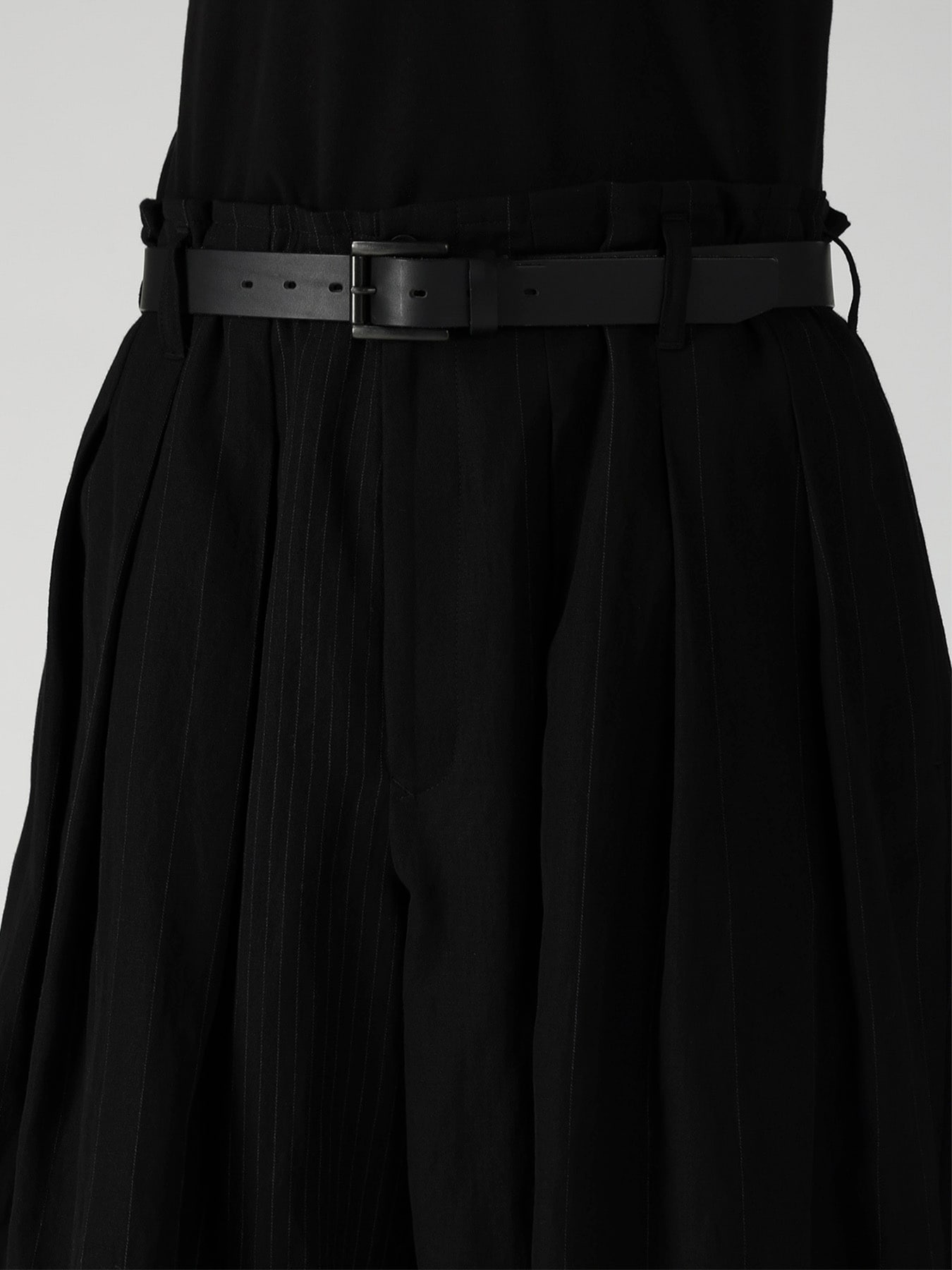 RANDOM STRIPE HEM TAB WIDE TUCK PANTS