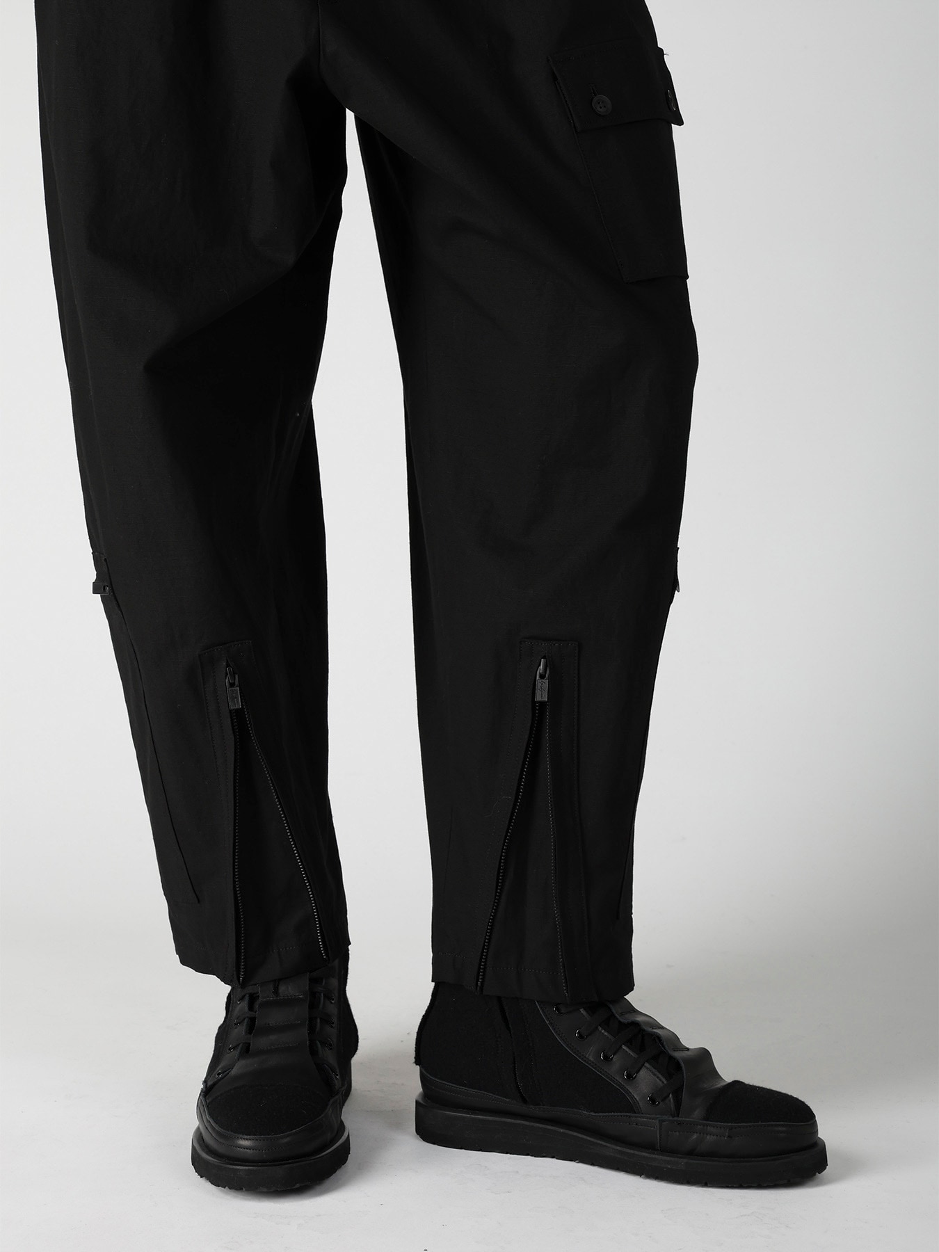 C/ RIP STOP MILITALLY ZIP PANTS