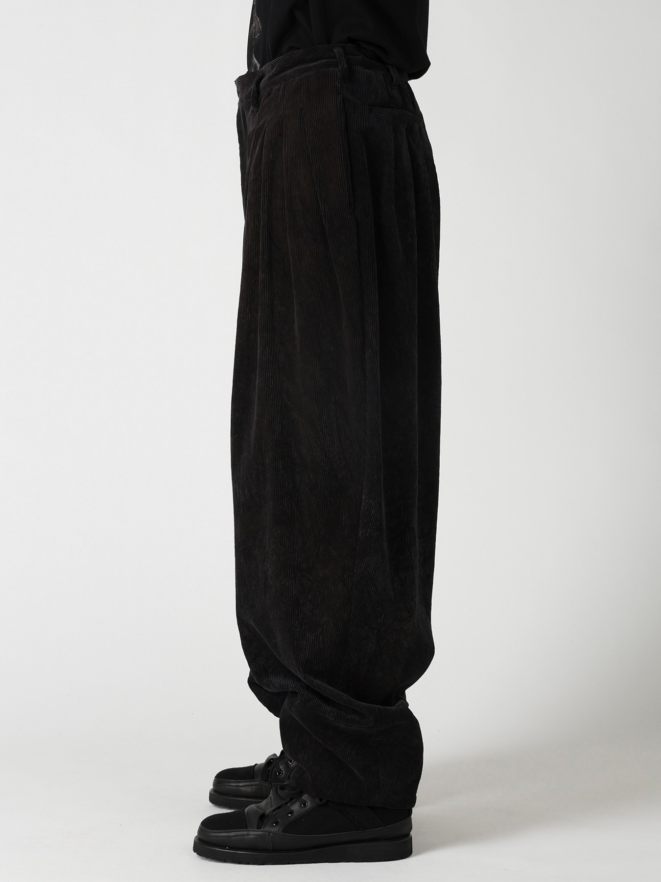C/RY CORDUROY PIGMENT WASHED 20TUCKS HEM PANTS