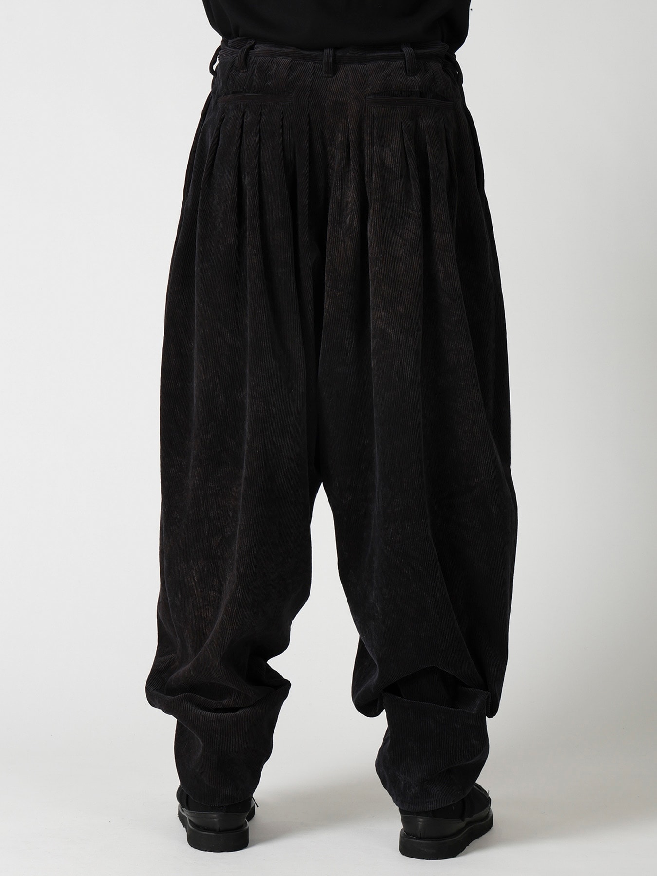 C/RY CORDUROY PIGMENT WASHED 20TUCKS HEM PANTS