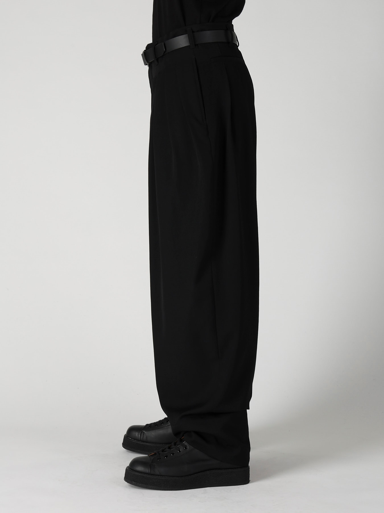 WOOL GABARDINE 16 TUCKS STACKED HEM PANTS