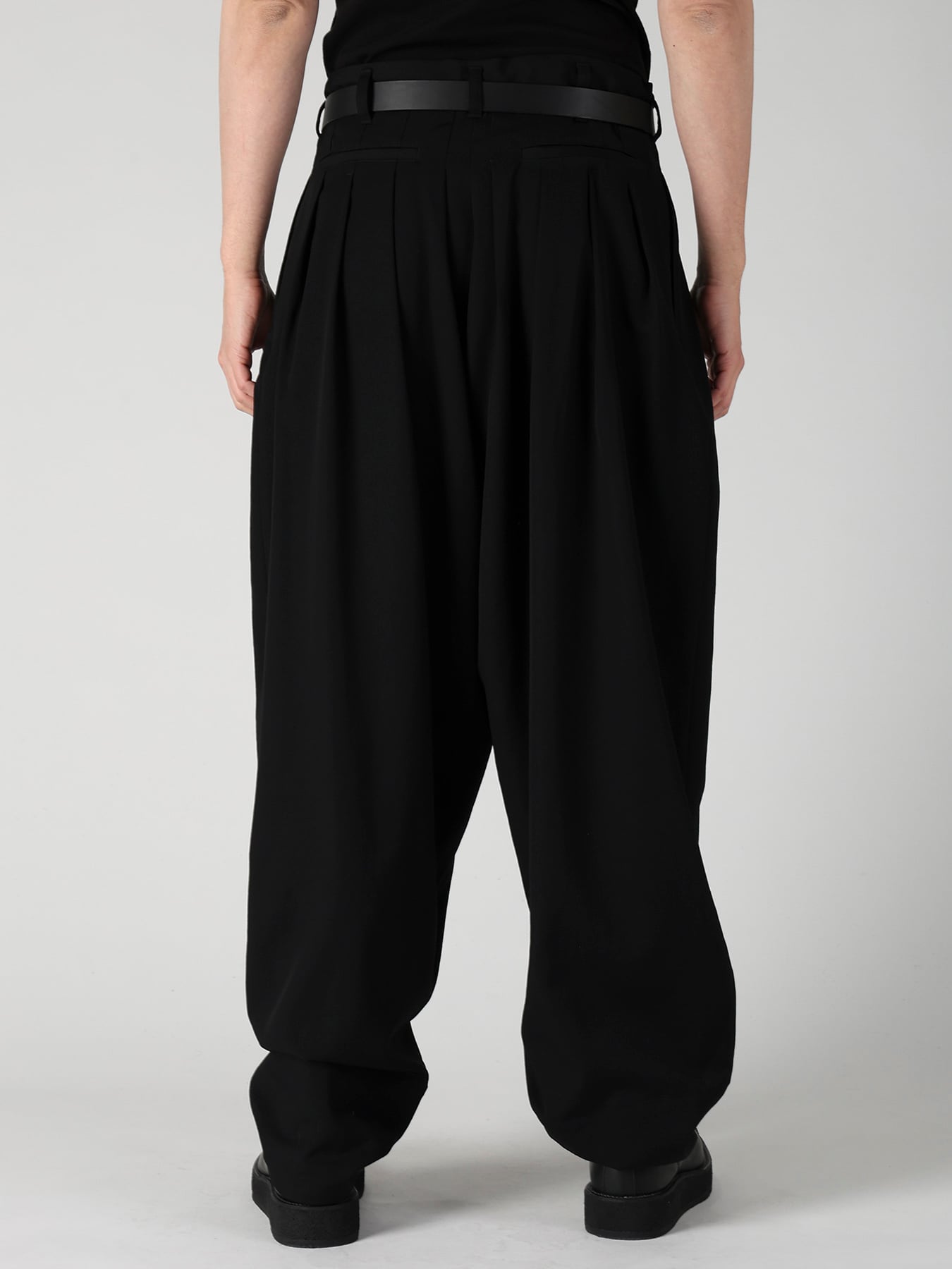 WOOL GABARDINE 16 TUCKS STACKED HEM PANTS