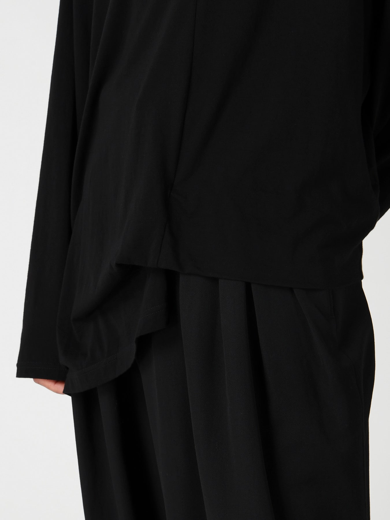 COTTON CASHMERE SINGLE JERSEY ASSYMETRY HEM LS TEE