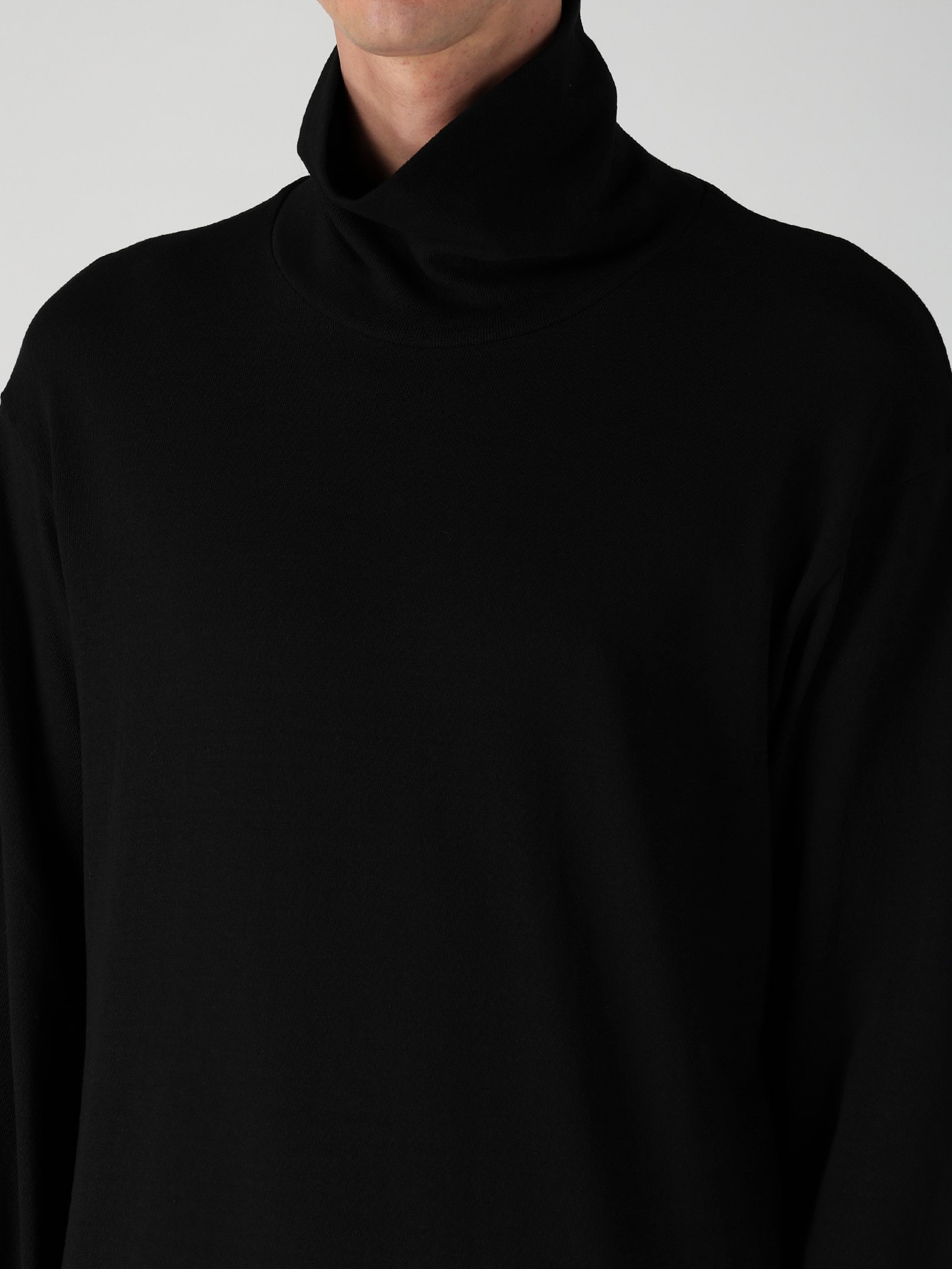 14.5 SINGLE JERSEY  SIDE SLIT HIGH NECK PO