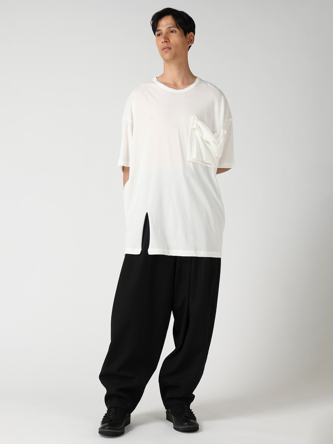 HARD TWISTED SINGLE JERSEY  POCKET HEM SLIT SHORT SLEEVE T