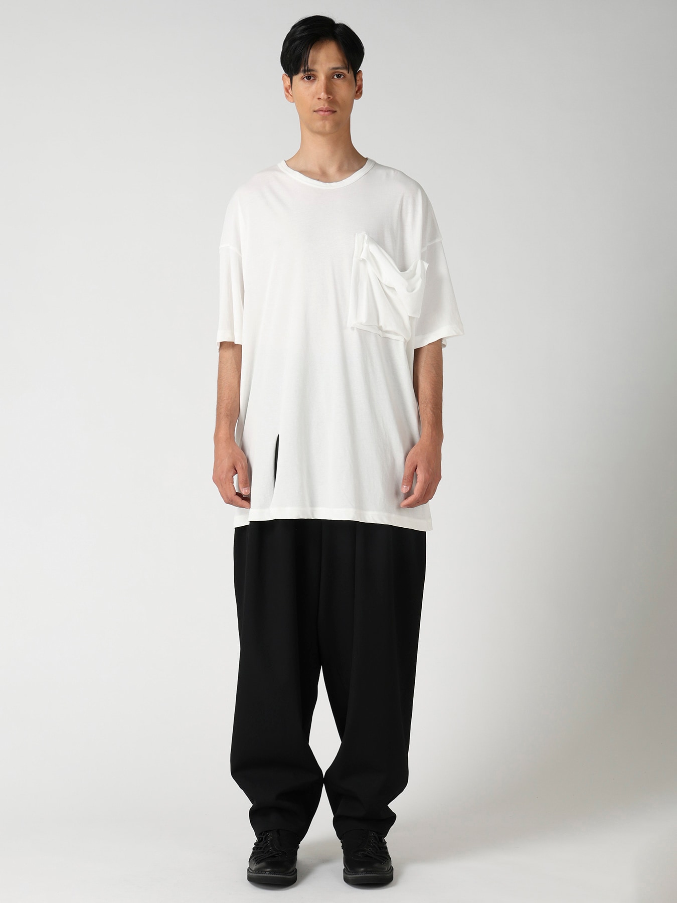HARD TWISTED SINGLE JERSEY  POCKET HEM SLIT SHORT SLEEVE T