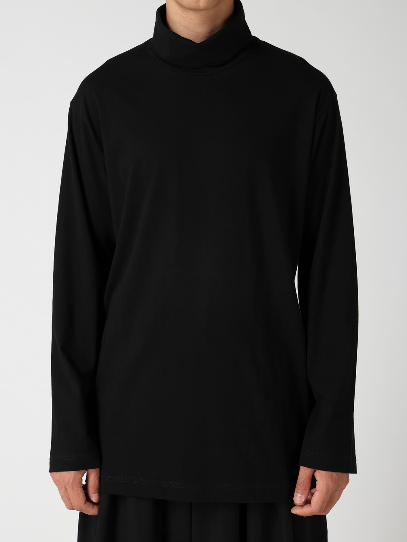 SOFT SINGLE JERSEY TURTLE NECK LONG SLEEVE TEE