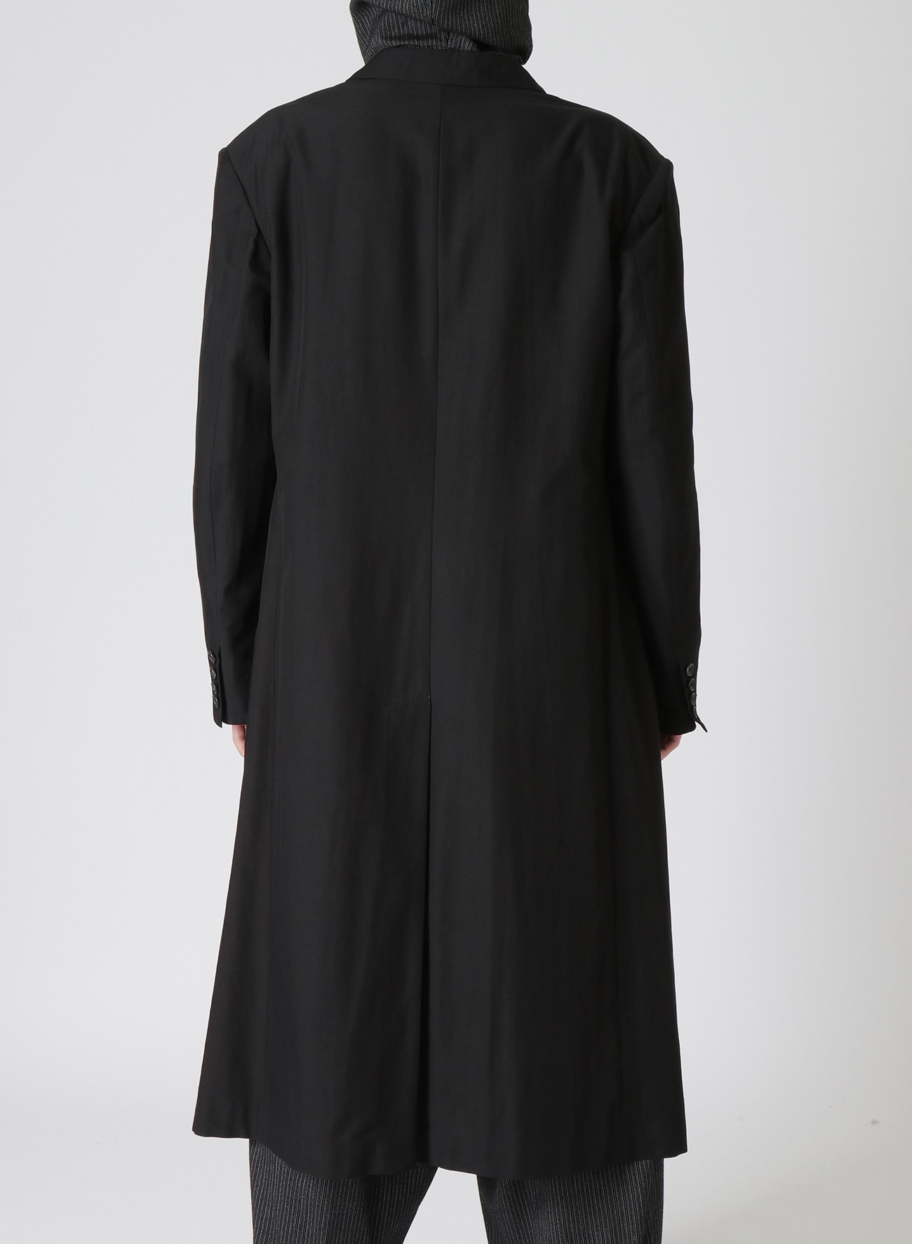 HIGH TWIST COTTON/CUPRO GABARDINE EMBROIDERED COAT(S Black): Yohji