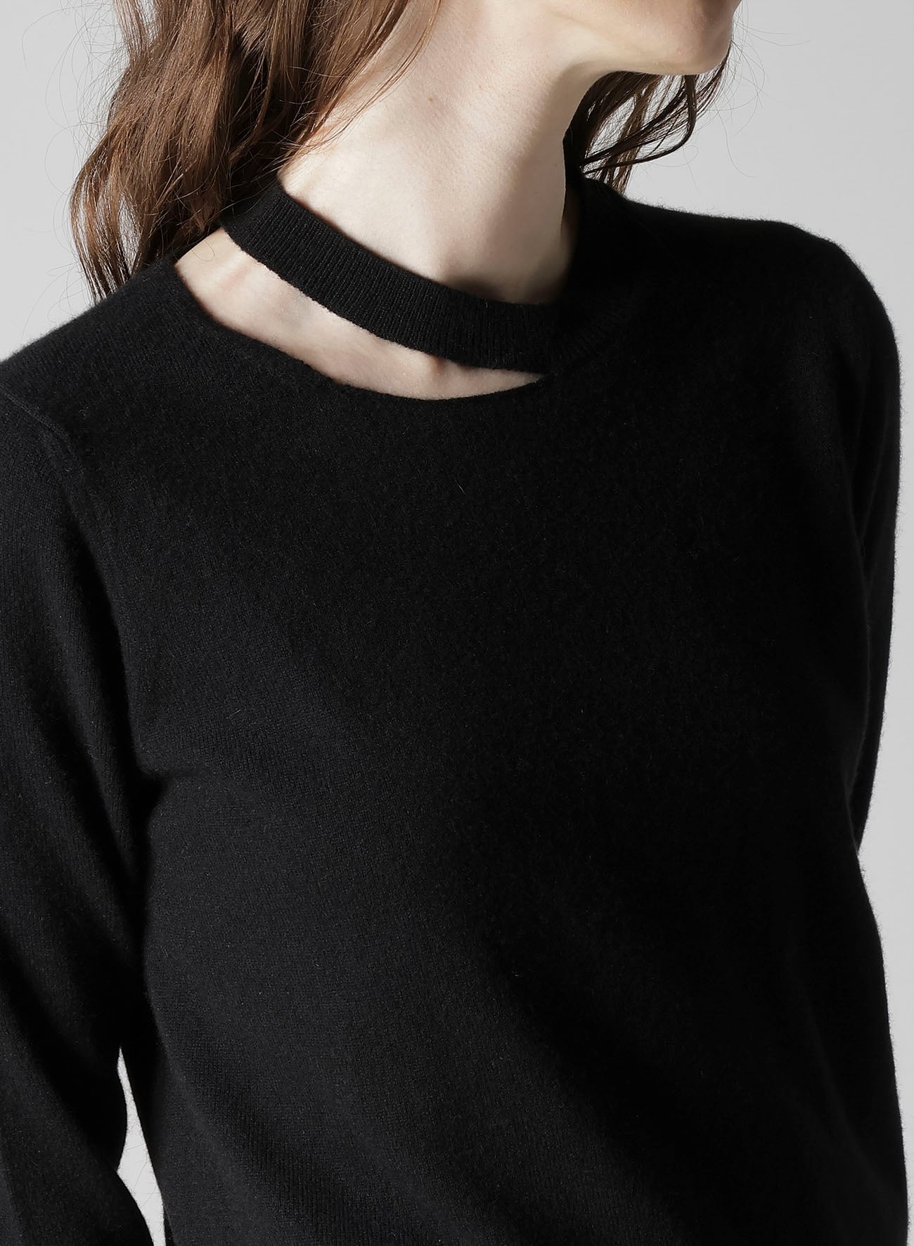 CASHMERE SINGLE JERSEY ROUND NECK SLIT KNIT