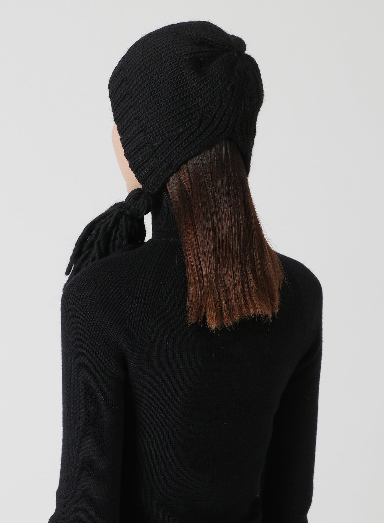 KNITTED WOOL JERSEY HAT WITH TASSELS(FREE SIZE Black): LIMI feu