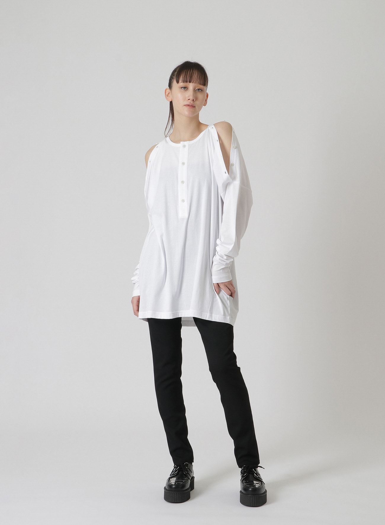 100/2 COTTON HENLEY SHIRT WITH BUTTON-UP SHOULDER SLITS