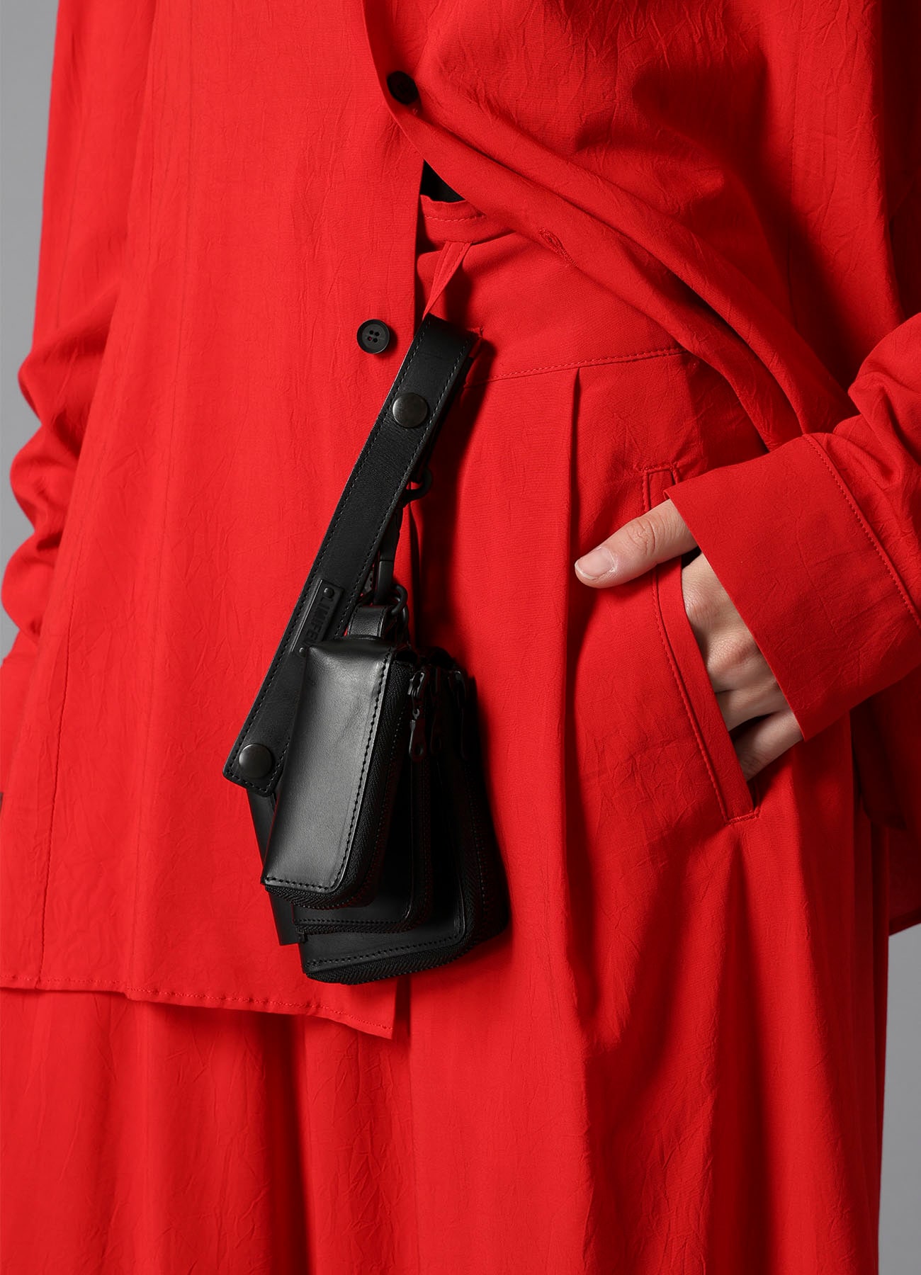 MATTE STEER LEATHER  3LAYERS POUCH