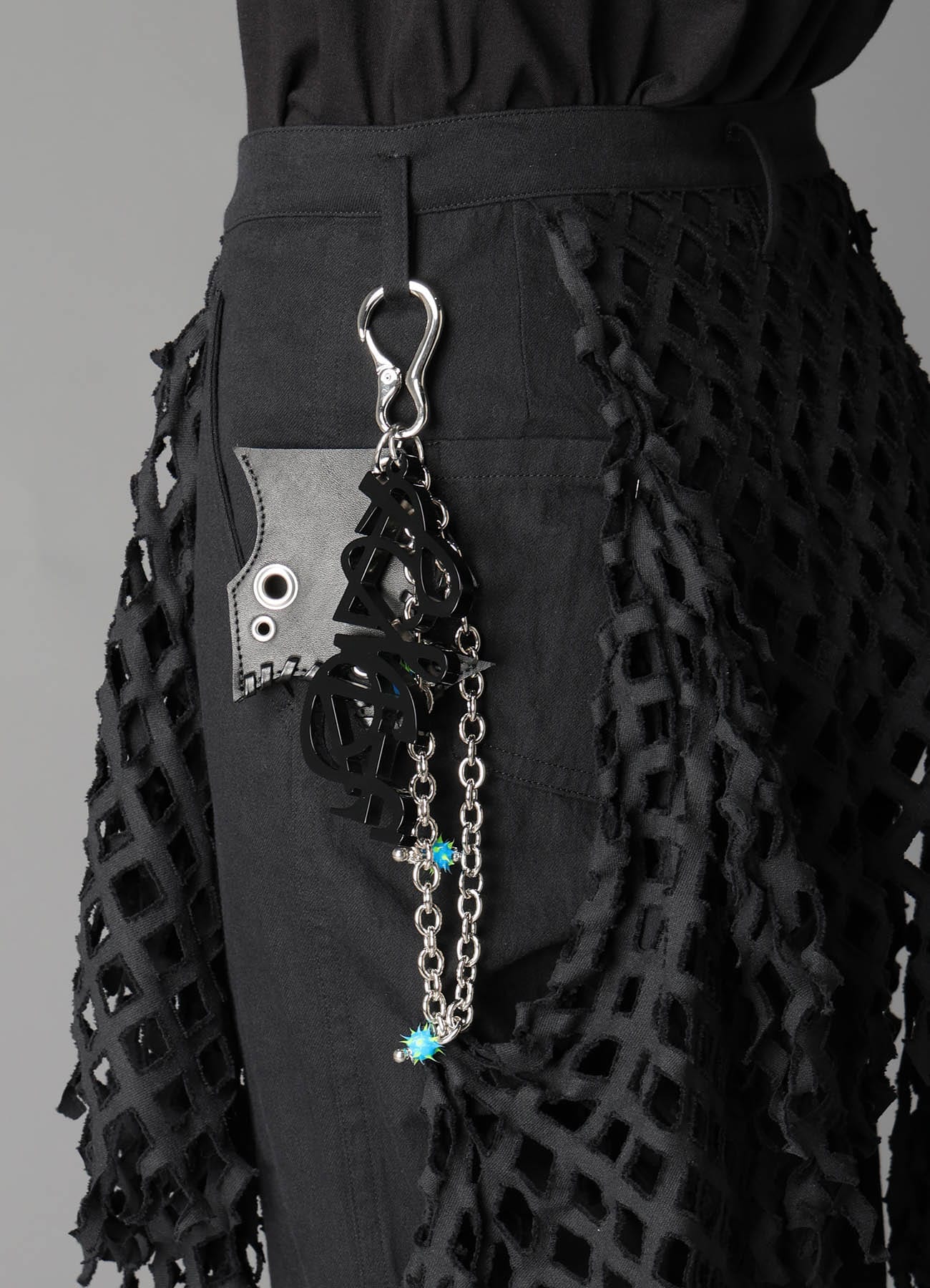 TANNED LEATHER+ ACETATE SPIKED MULTI HOLDER