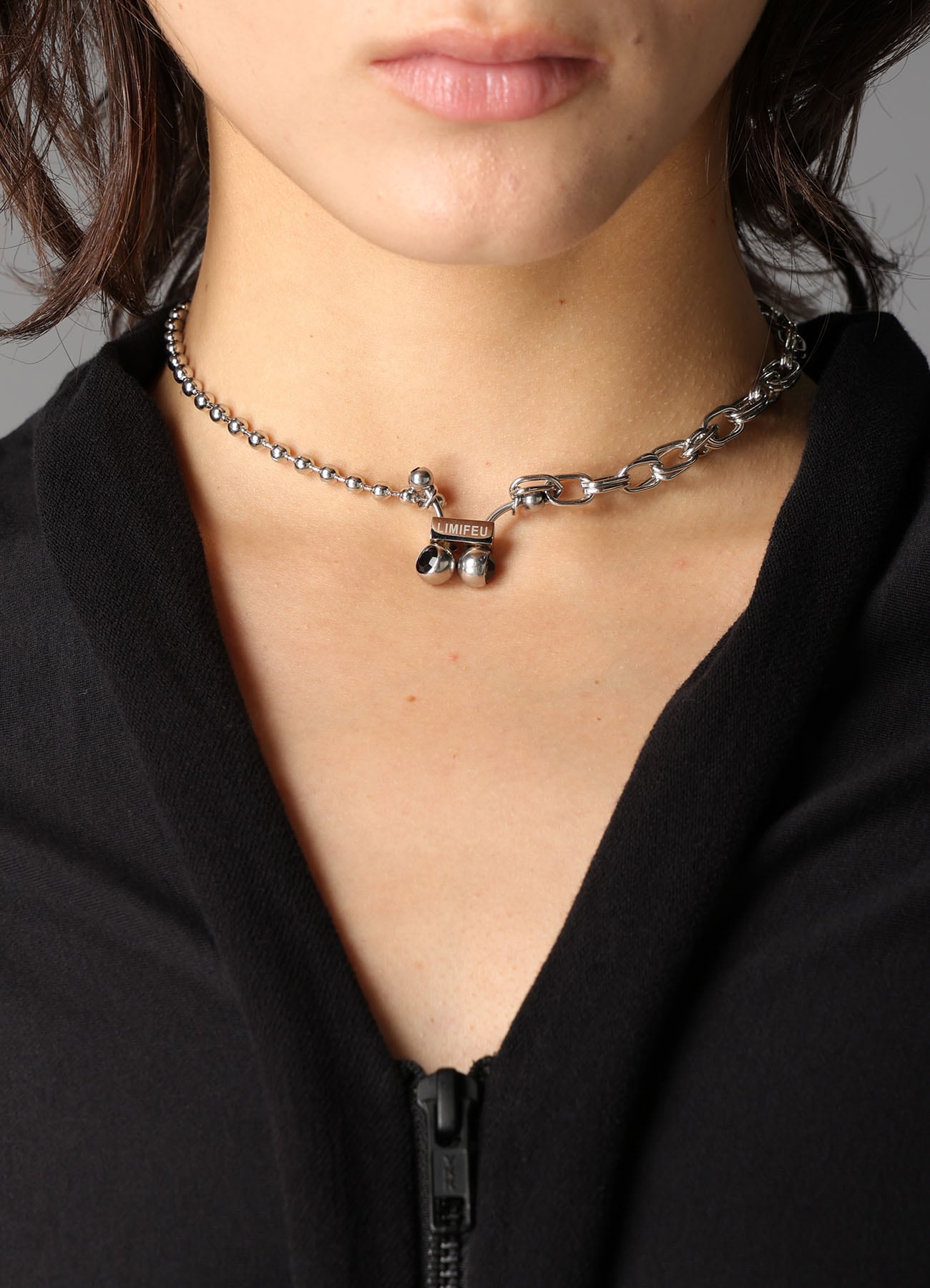 PIERCE CHAIN NECKLESS