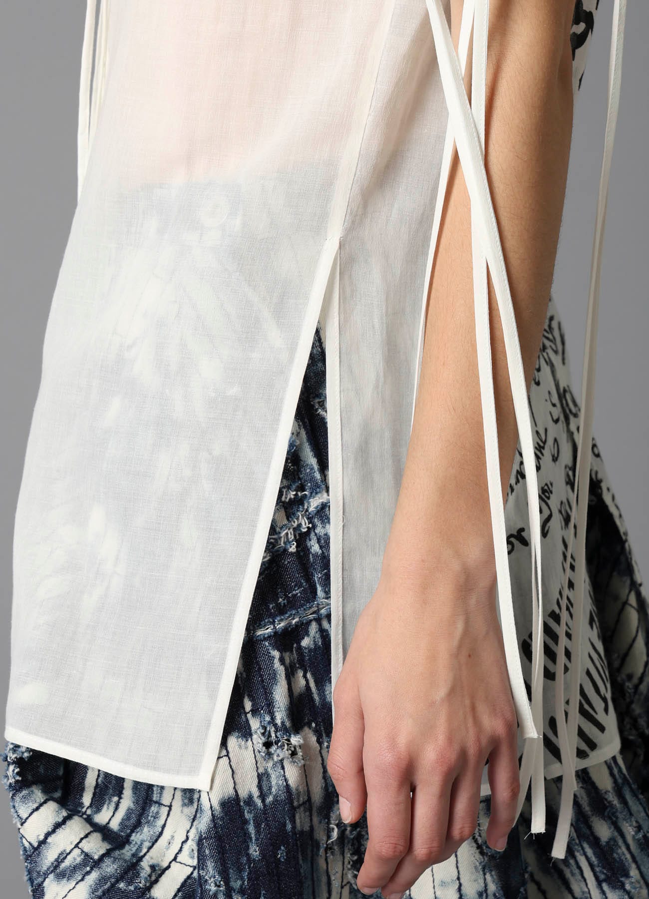 MESSAGES PT STRINGS BLOUSE B