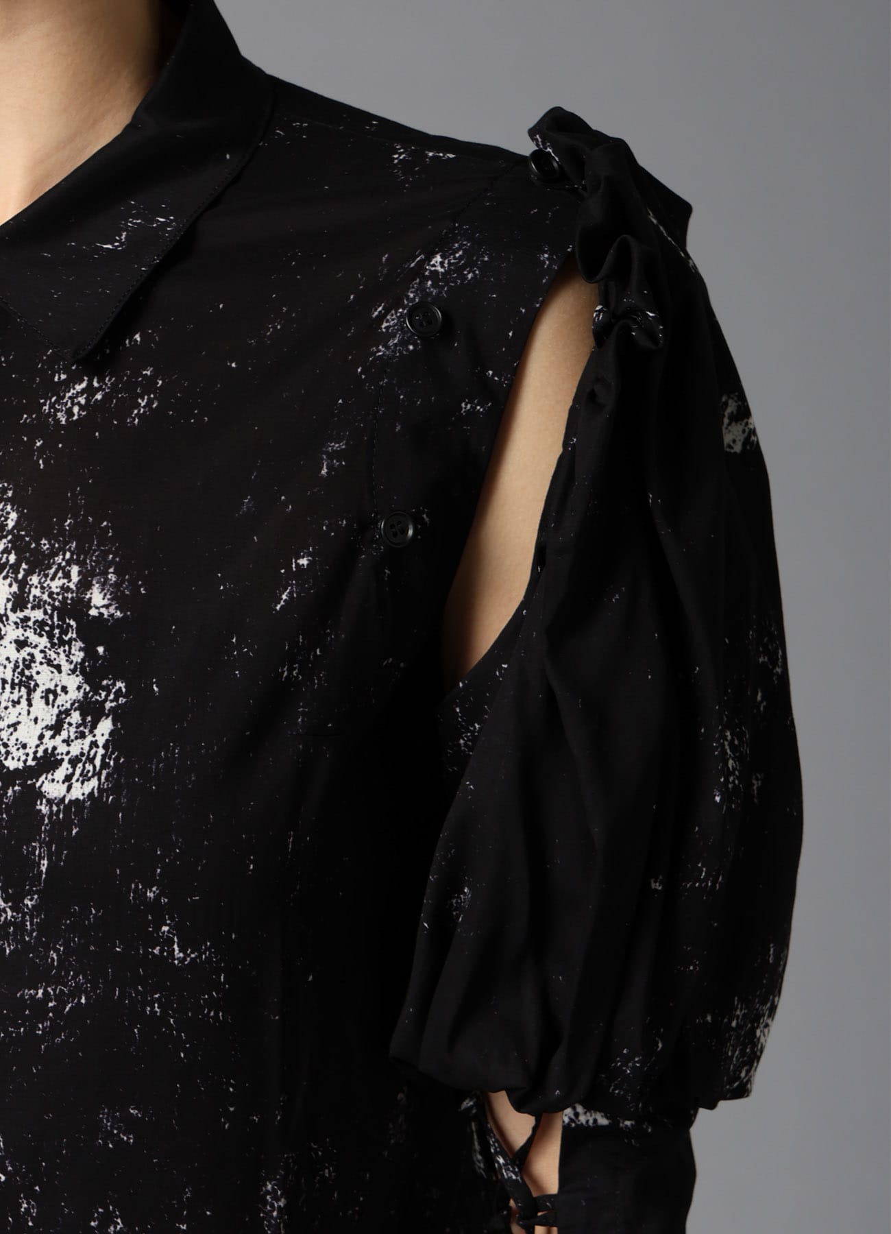 GALAXY PT LACE UP SLEEVE BLOUSE