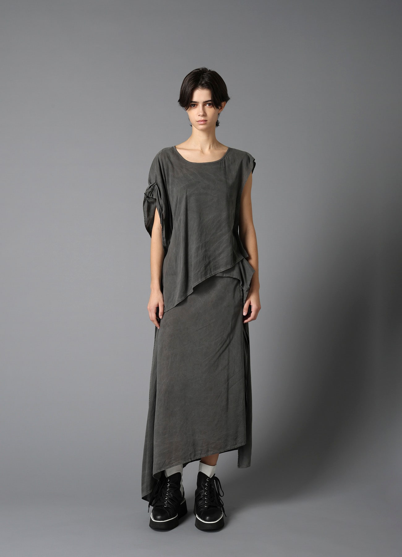 GARMENT-DYED LAWN SQUARE BLOUSE