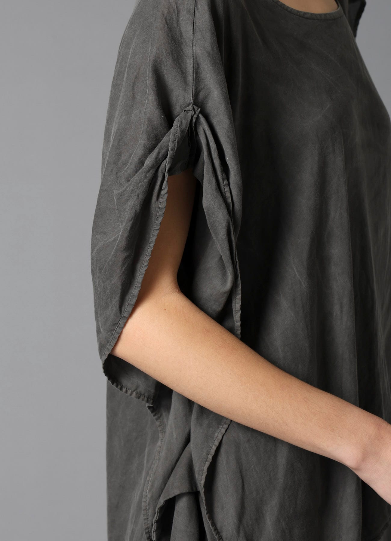 GARMENT-DYED LAWN SQUARE BLOUSE