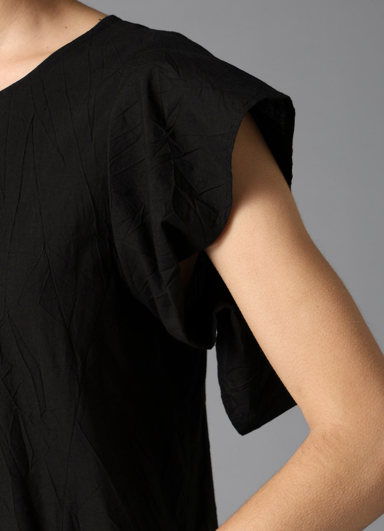 WRINKLED TYPEWRITER  DESIGNED SLEEVE DRESS