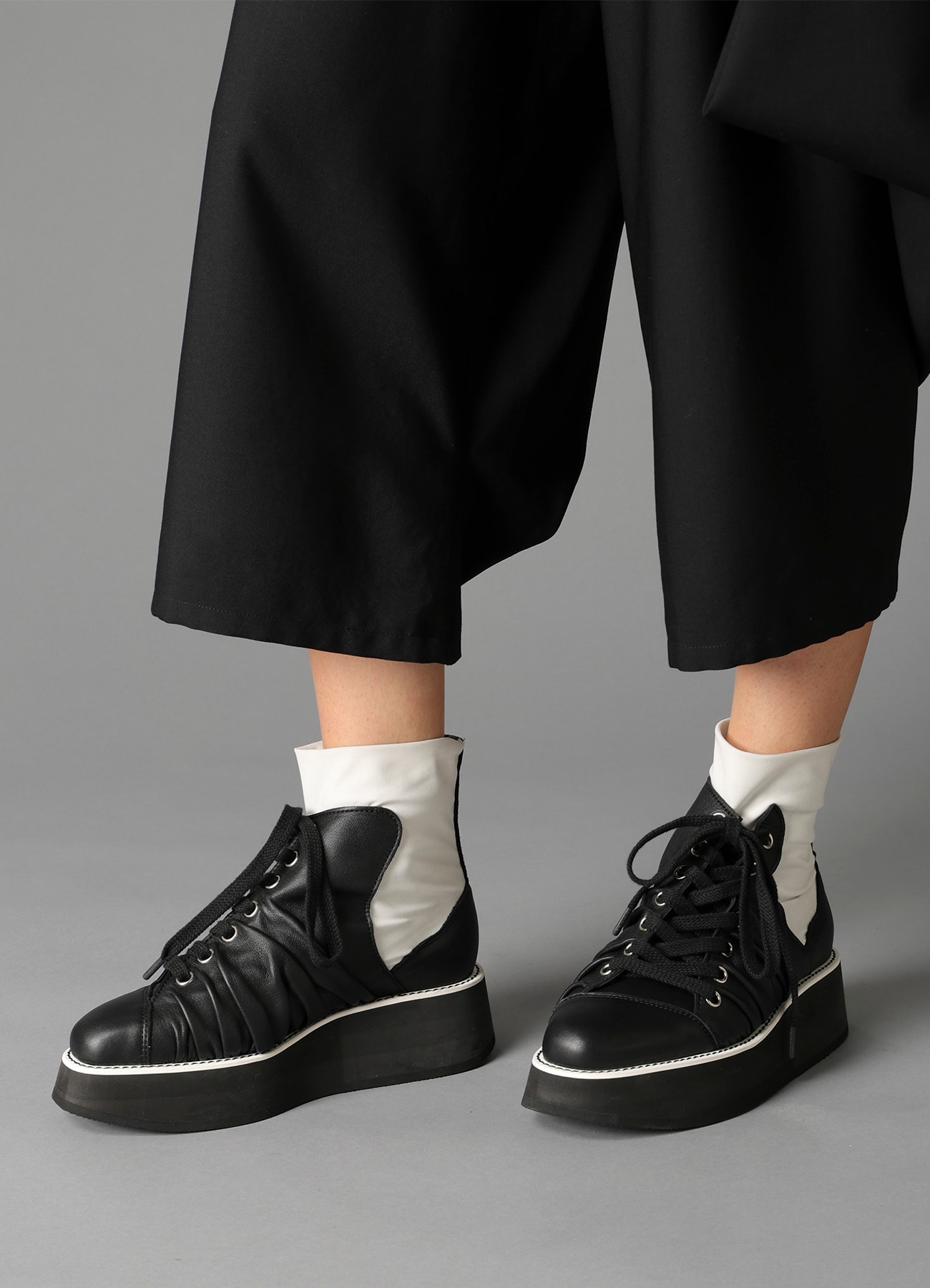 SOFT TANNED LEATHER+ STRETCH TEX DRAPE BOOTS