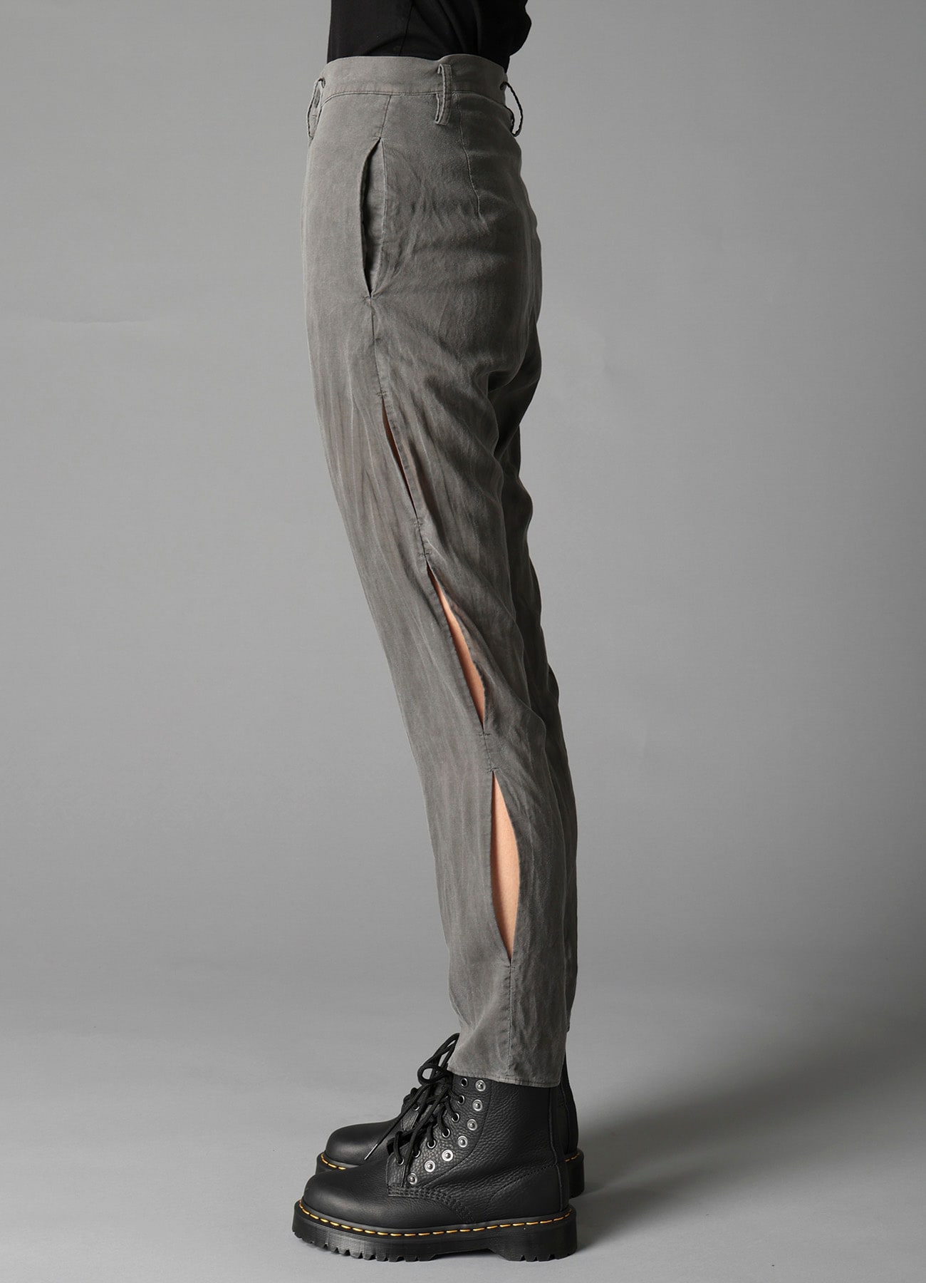 GARMENT-DYED LAWN SLIT SLIM PANTS