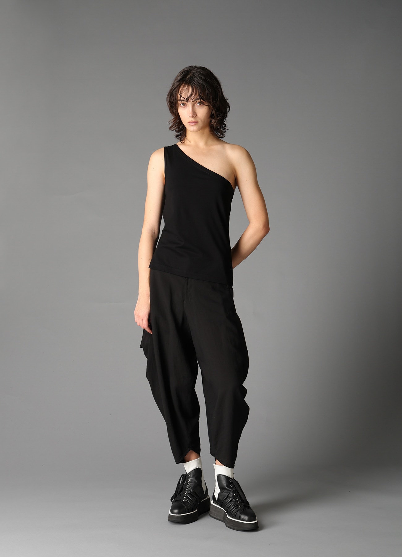 CELLULOSE/ LINEN LAWN BIG TUCK PANTS A