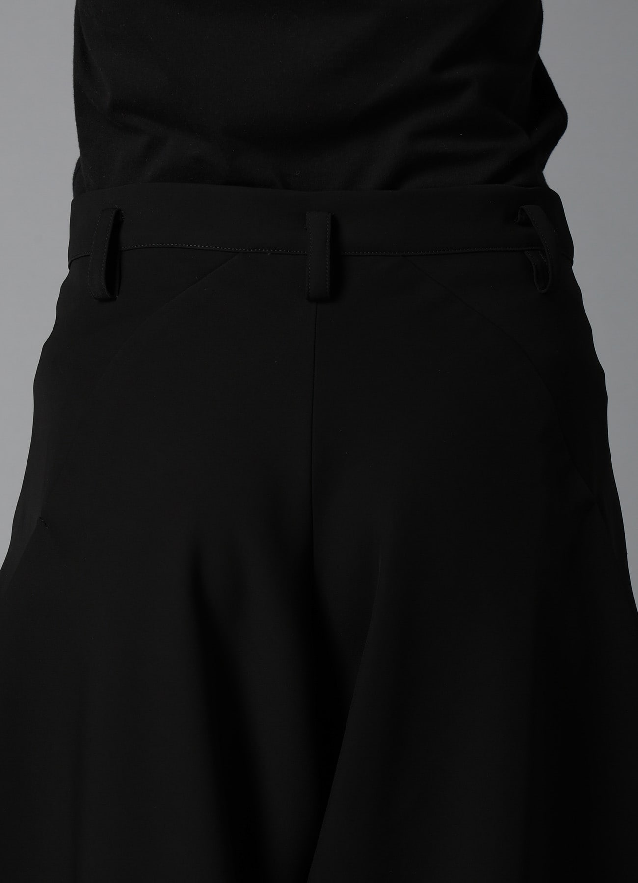 DOUBLE SATIN BIG TUCK PANTS