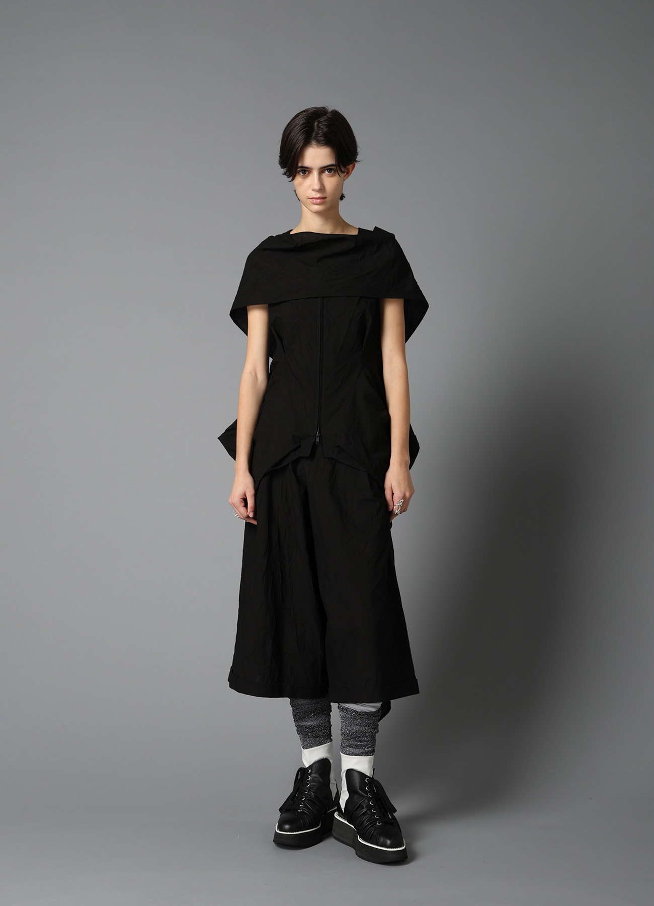 WRINKLED TYPEWRITER CROPPED MACKIN PANTS