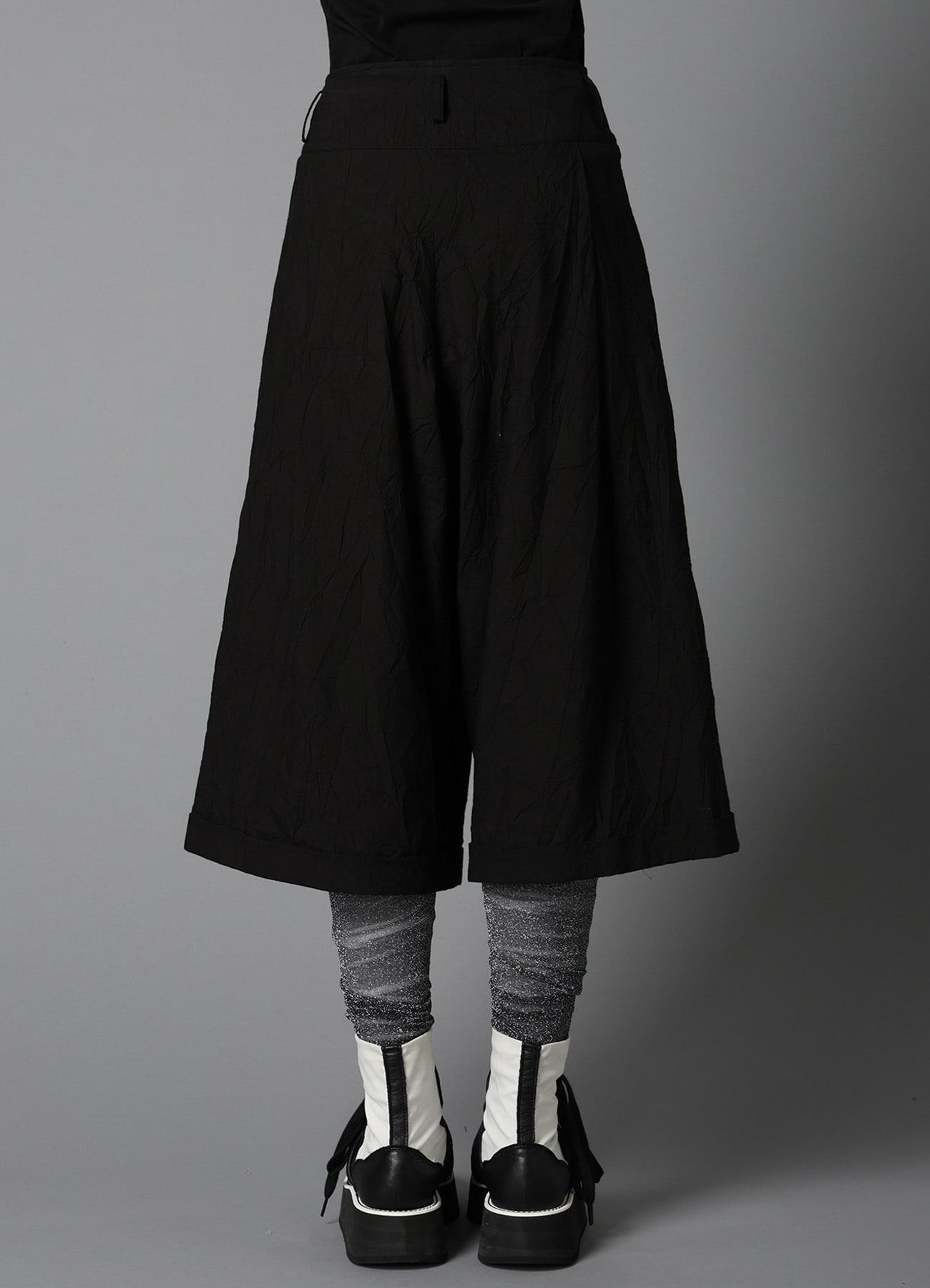 WRINKLED TYPEWRITER CROPPED MACKIN PANTS