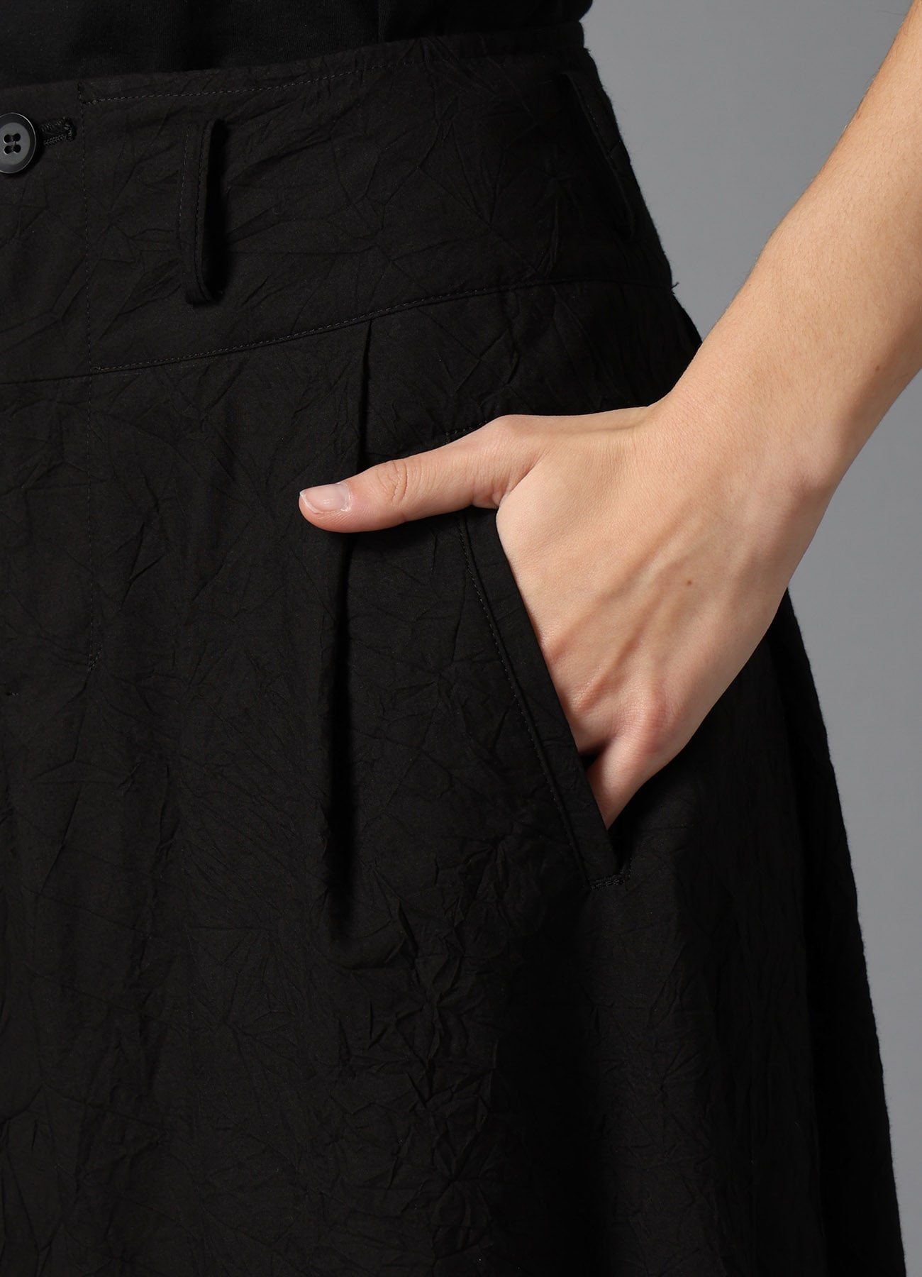 WRINKLED TYPEWRITER MACKIN WIDE PANTS