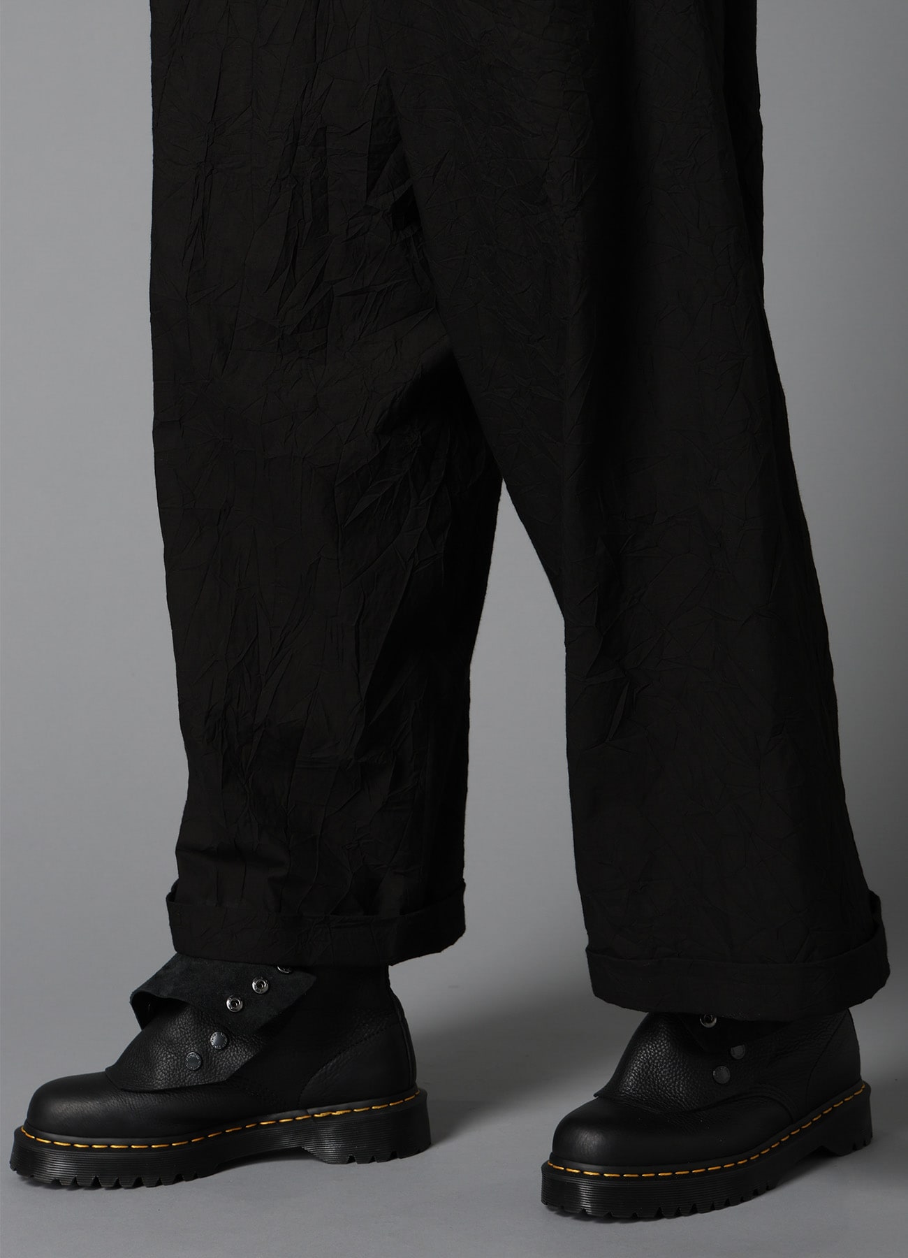 WRINKLED TYPEWRITER MACKIN WIDE PANTS