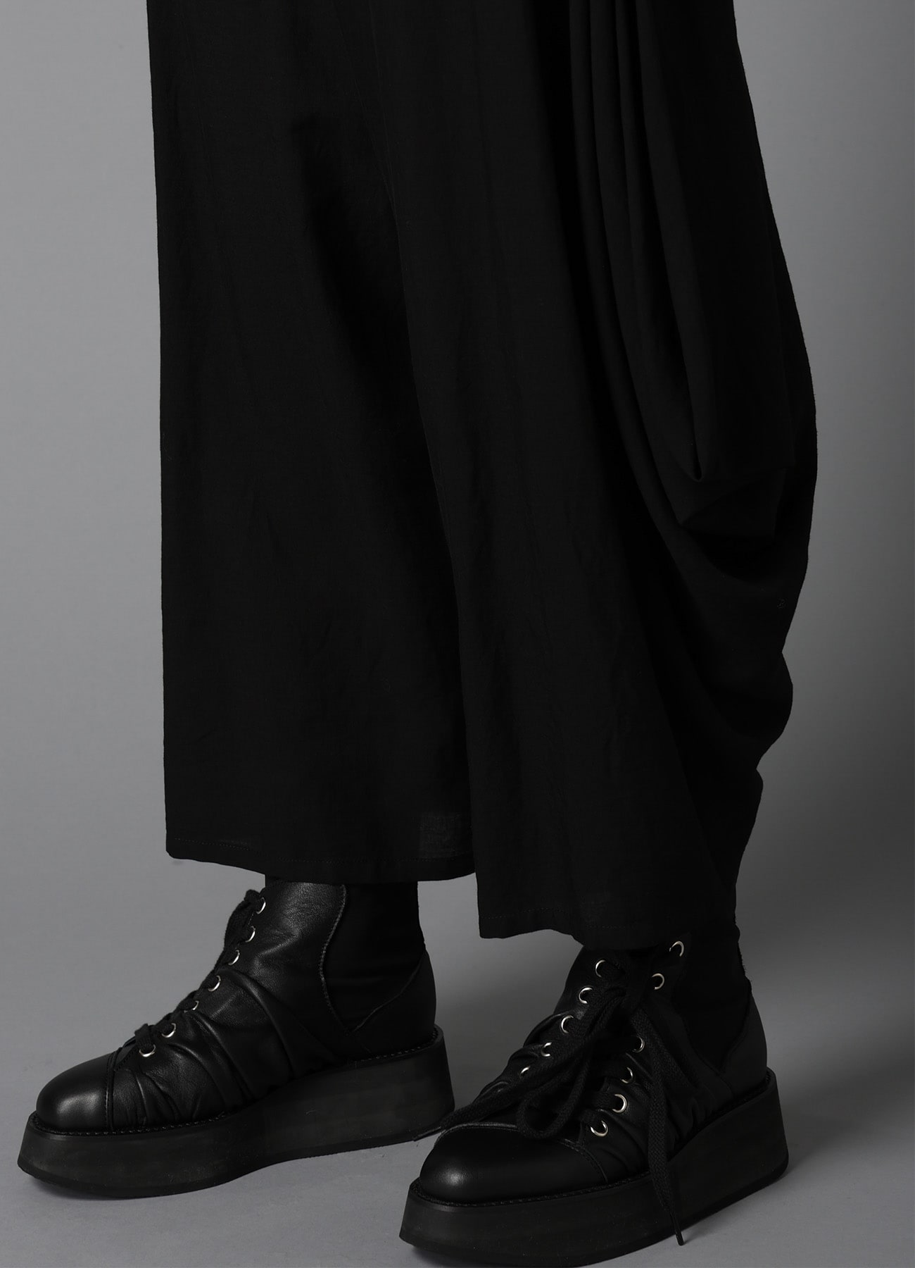 CELLULOSE/ LINEN LAWN BIG TUCK PANTS B