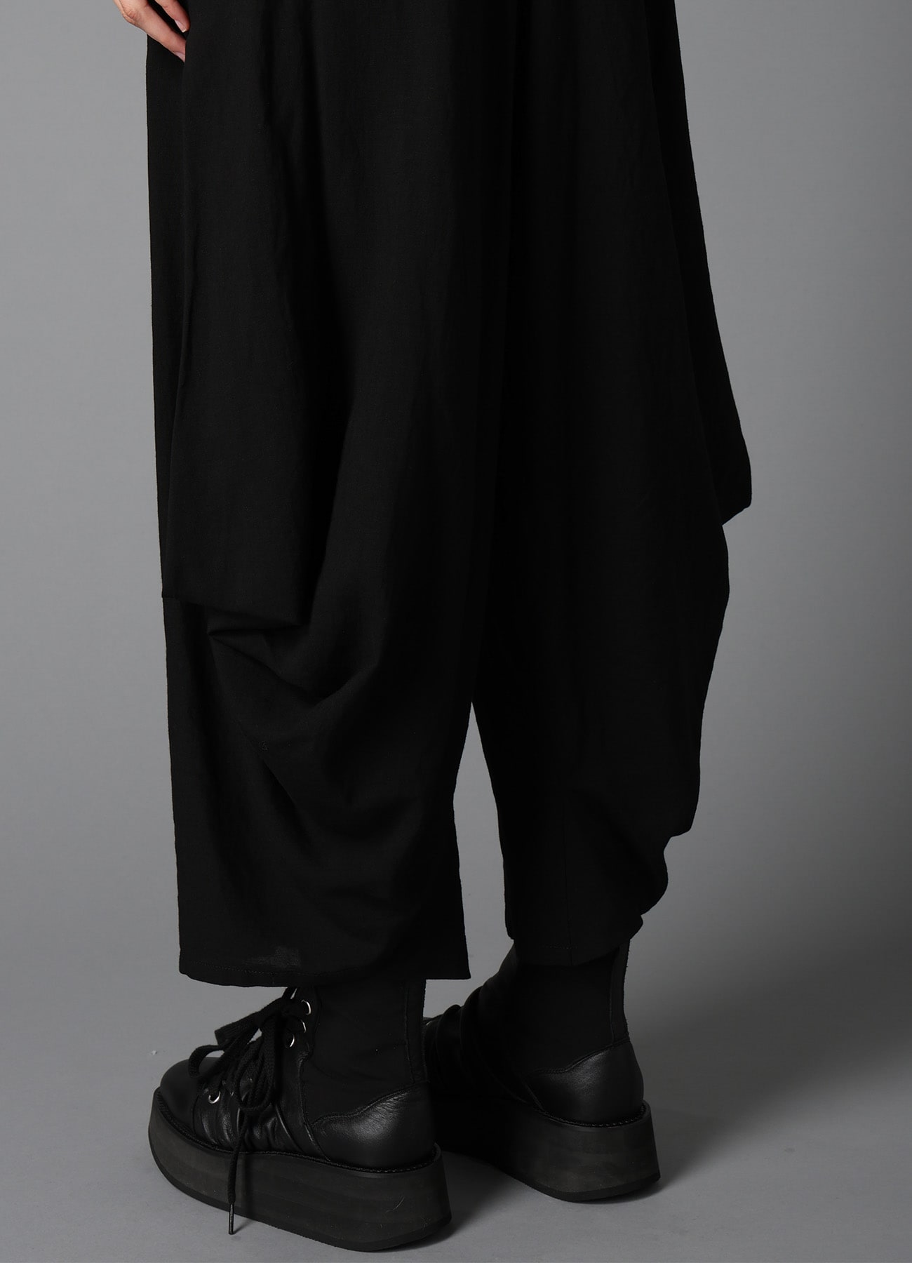 CELLULOSE/ LINEN LAWN BIG TUCK PANTS B